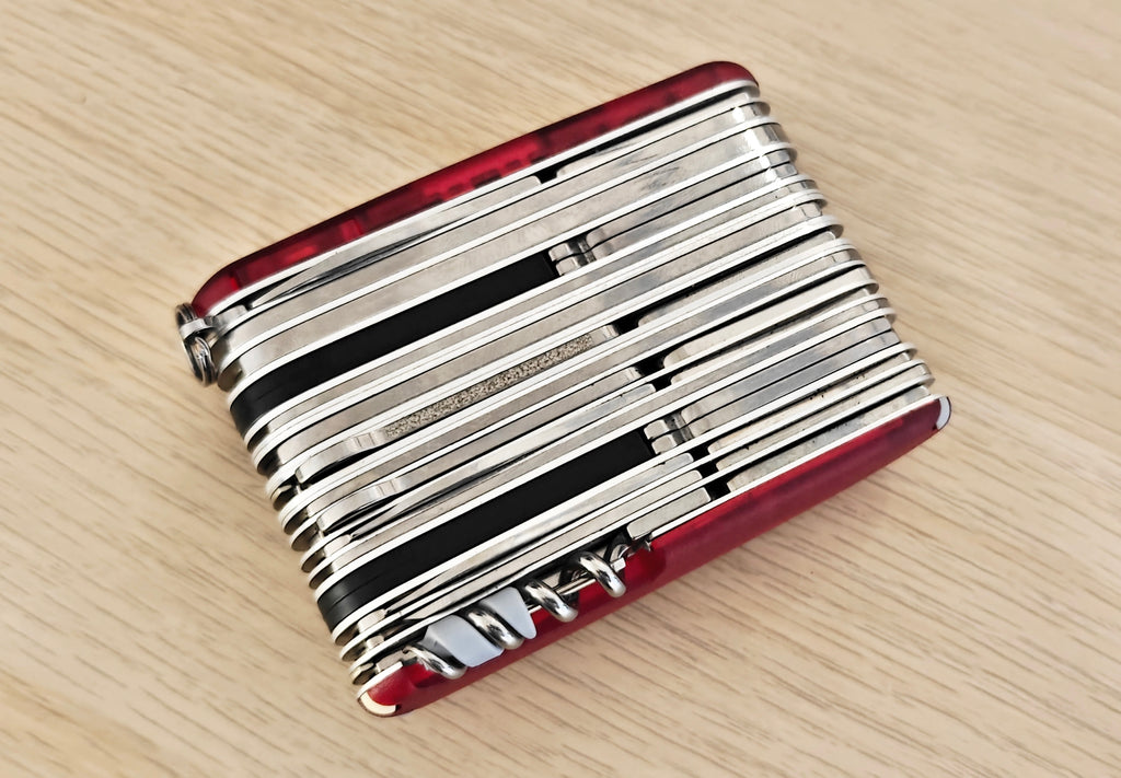 Victorinox Swiss Army Knife Swisschamp XAVT + Pouch