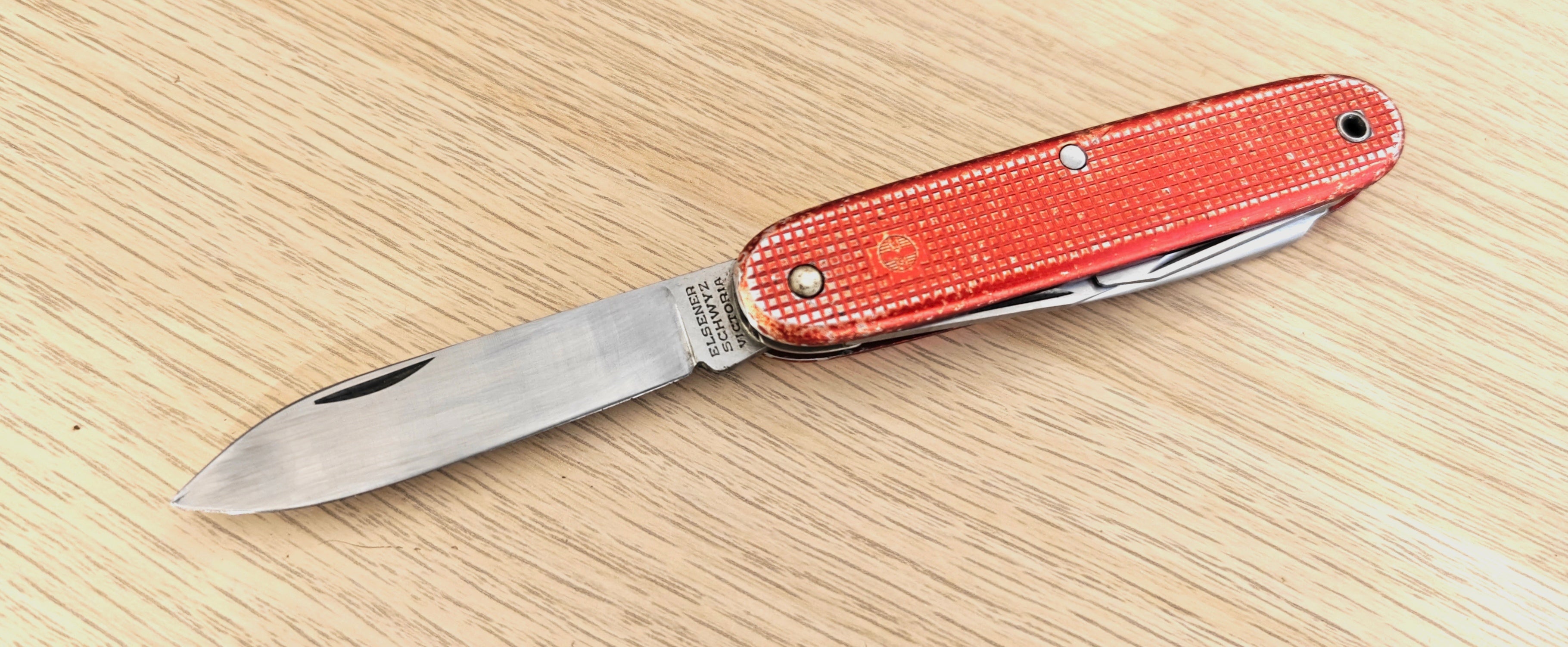 Victorinox Swiss Army Knife Soldier 1962 Elsener Victoria Red