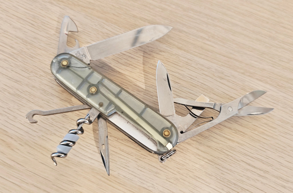 Victorinox Swiss Army Knife Altimeter Rega + Pouch