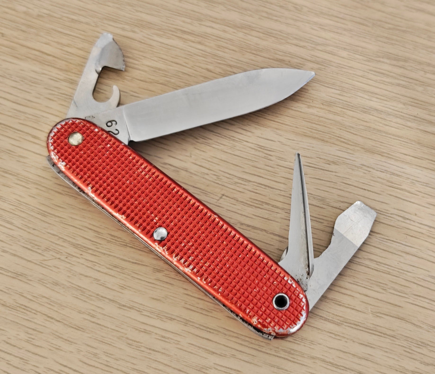 Victorinox Swiss Army Knife Soldier 1962 Elsener Victoria Red