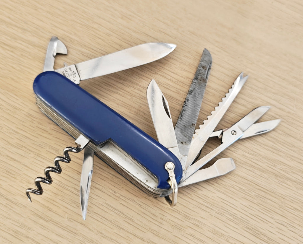 Victorinox Swiss Army Angler Fishermesser Model 235fm 1961-1968 Liestal