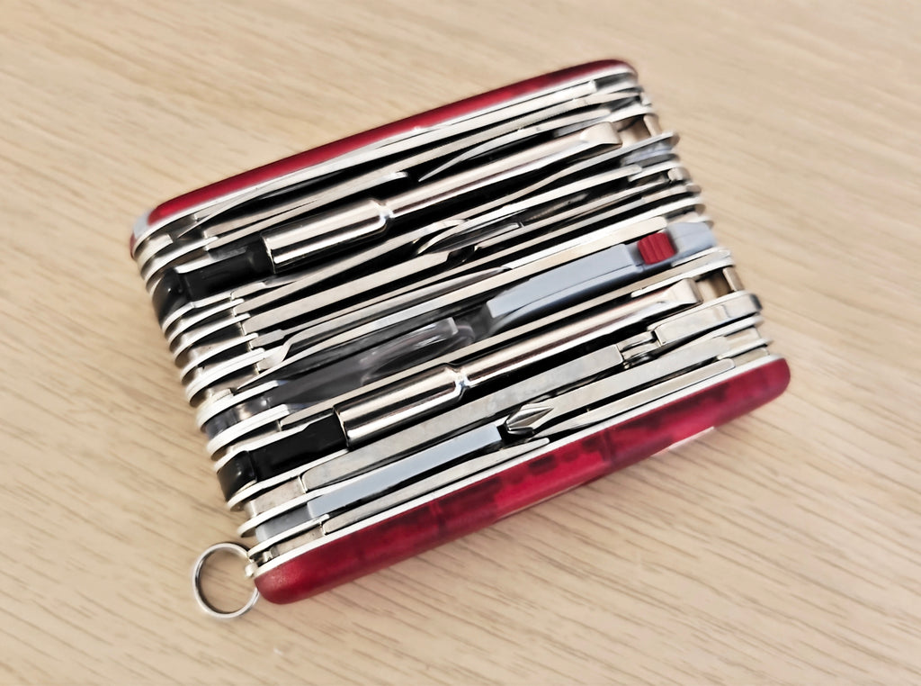 Victorinox Swiss Army Knife Swisschamp XAVT + Pouch