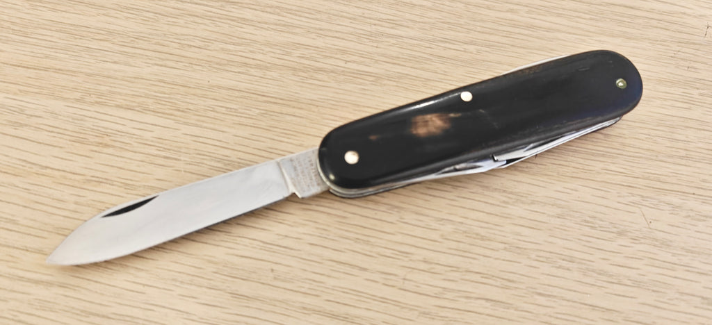 Victorinox Swiss Army Standard Model 234 Victoria Horn scales 1961-1971