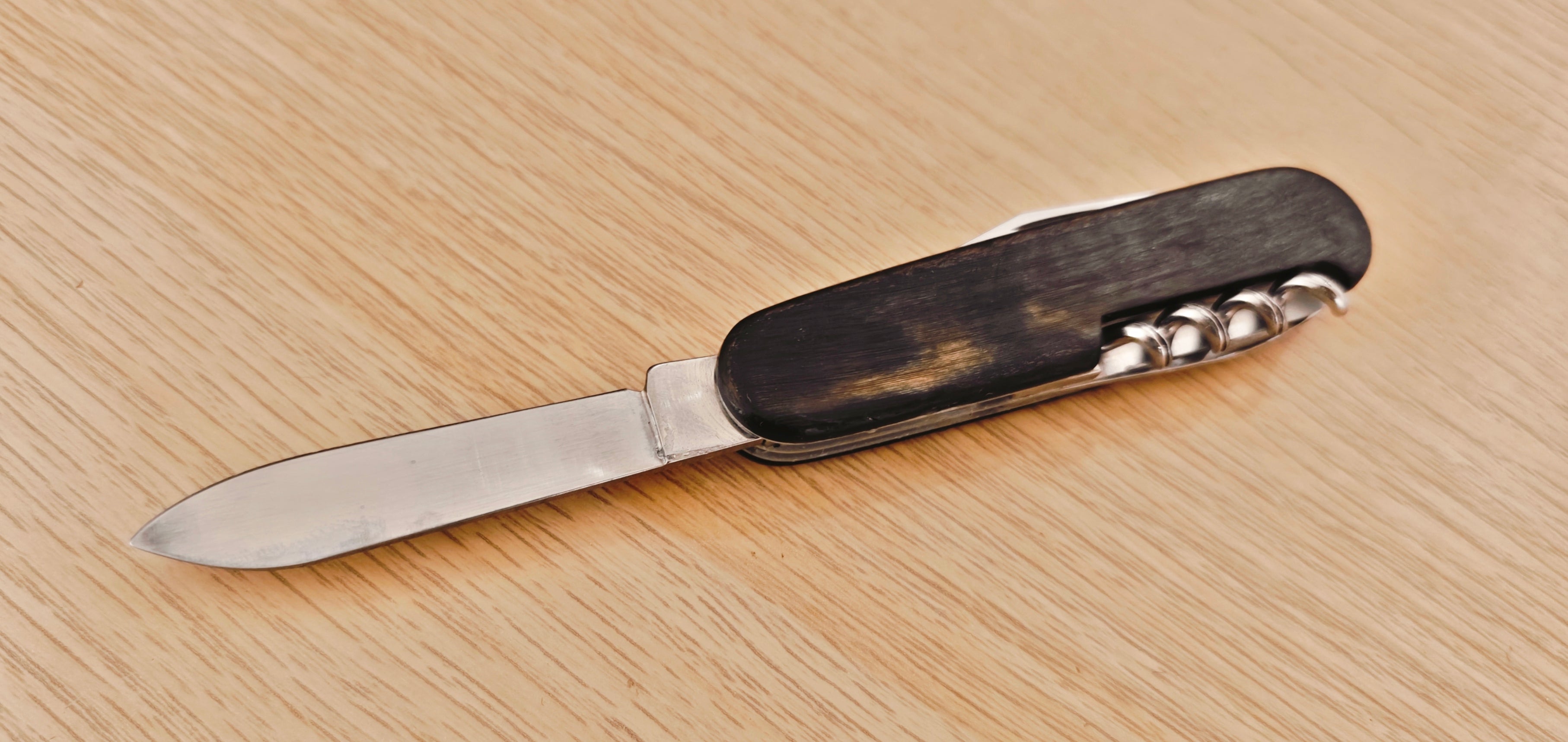 Victorinox Swiss Army Tourist 234k 84mm Horn 1973-1976