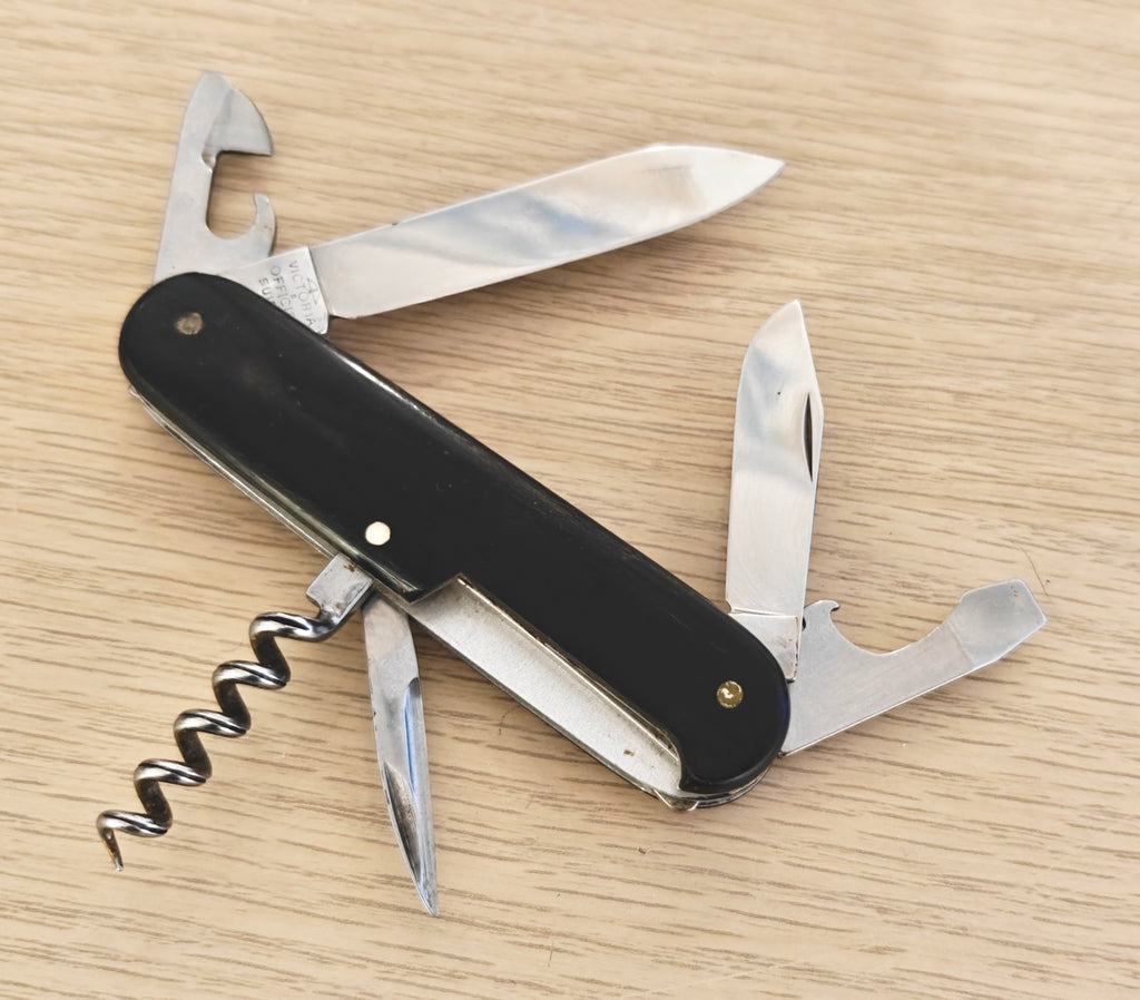 Victorinox Swiss Army Standard Model 234 Victoria Horn scales 1961-1971