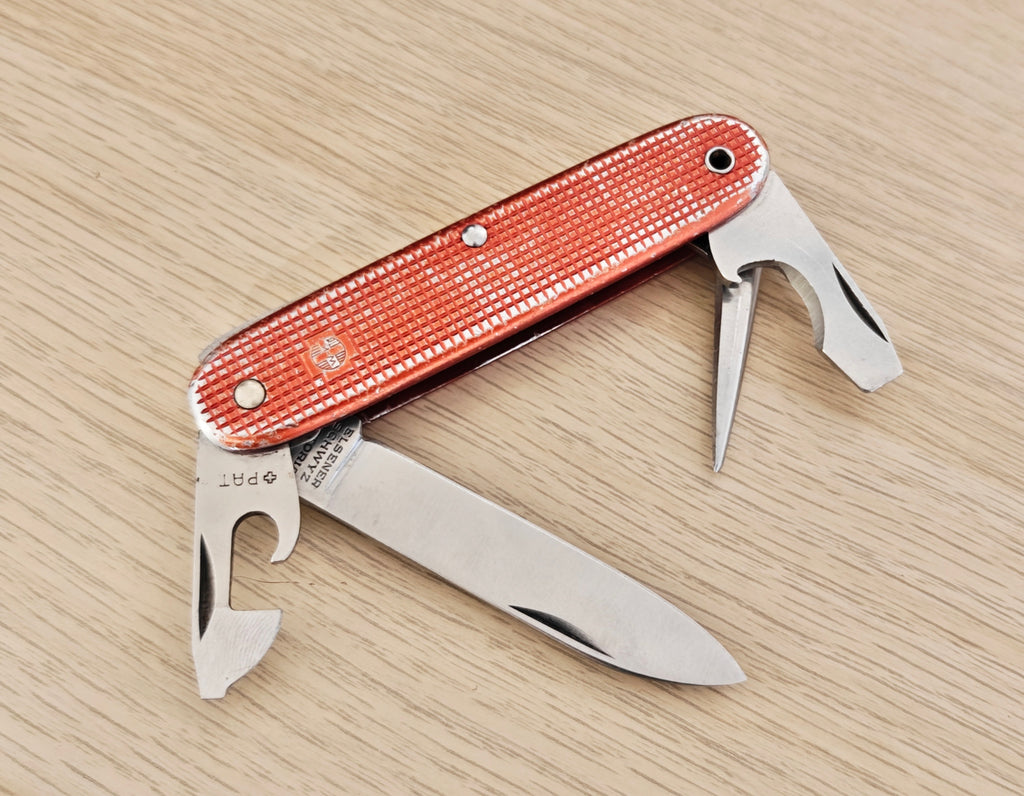 Victorinox Swiss Army Knife Soldier 1965 Elsener Victoria Red