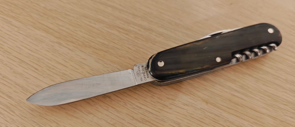 Victorinox Swiss Army Camper 237 Victoria Horn 1957-1961