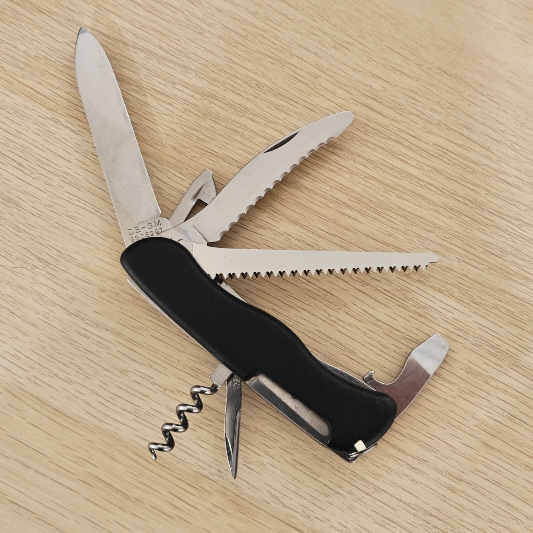 Victorinox Swiss Army Knife Fireman liner lock