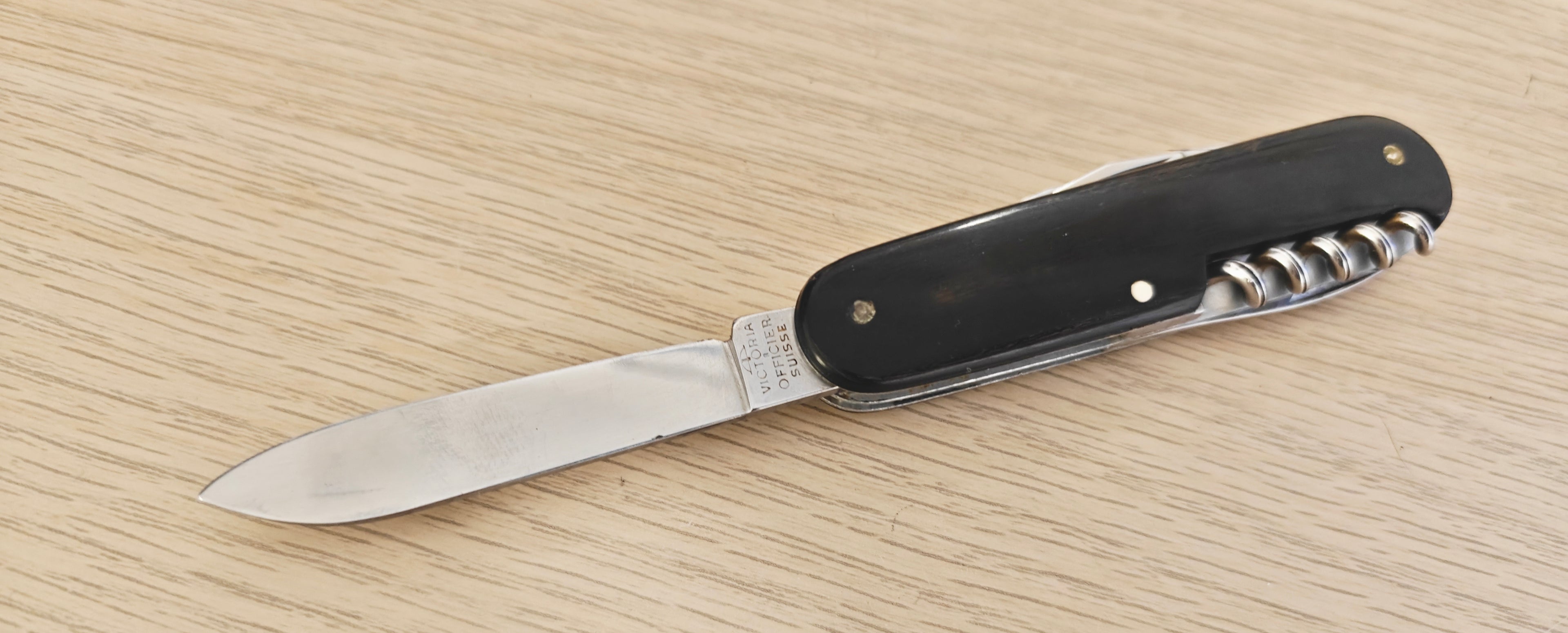 Victorinox Swiss Army Standard Model 234 Victoria Horn scales 1961-1971