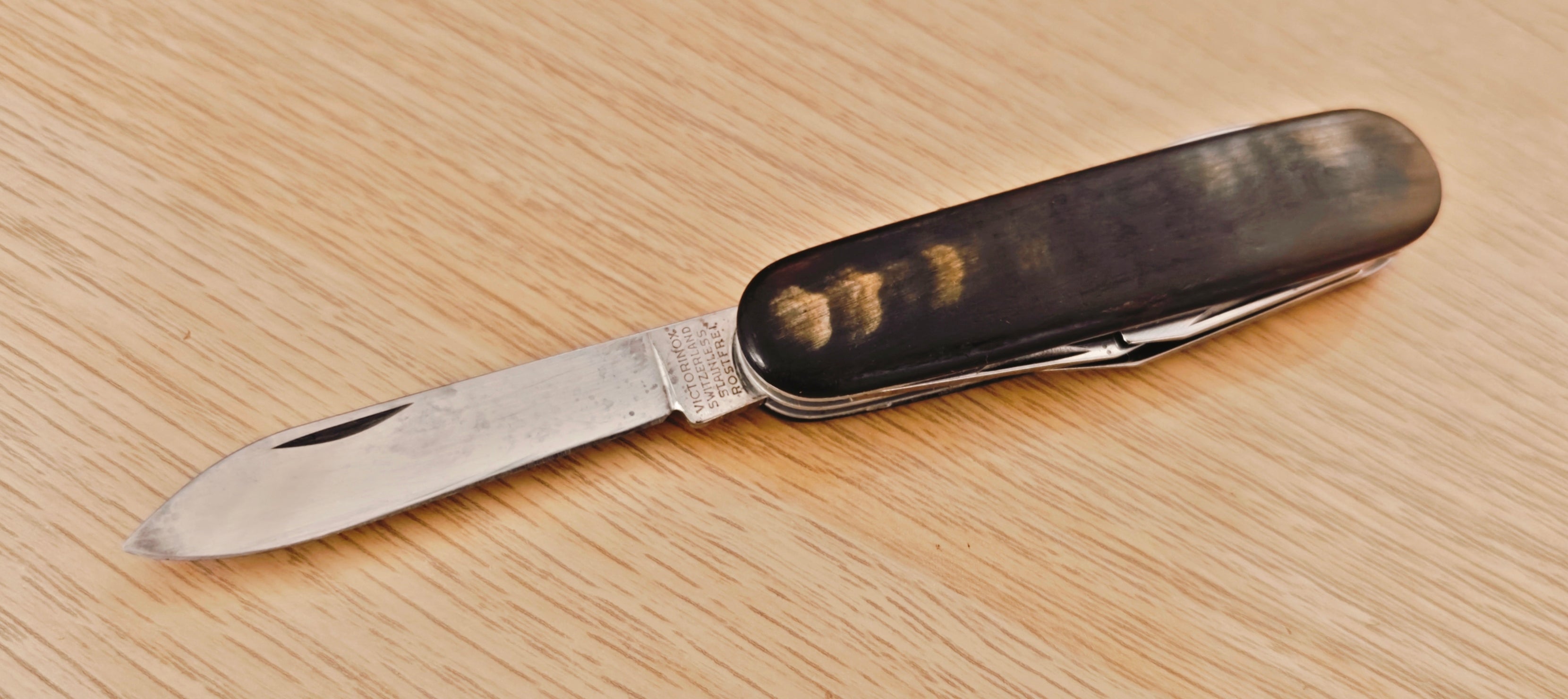 Victorinox Swiss Army Tourist 234k 84mm Horn 1973-1976