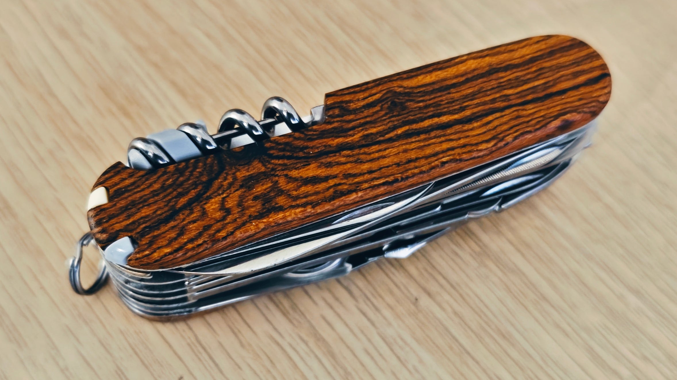 Victorinox Swiss Army Swisschamp Sandal Wood