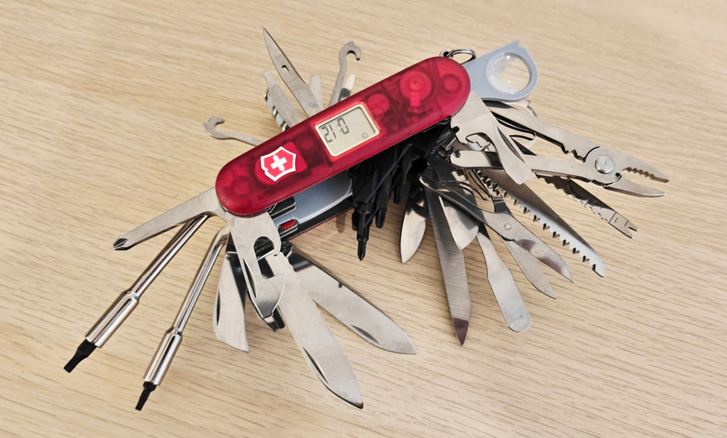 Victorinox Swiss Army Knife Swisschamp XAVT + Pouch