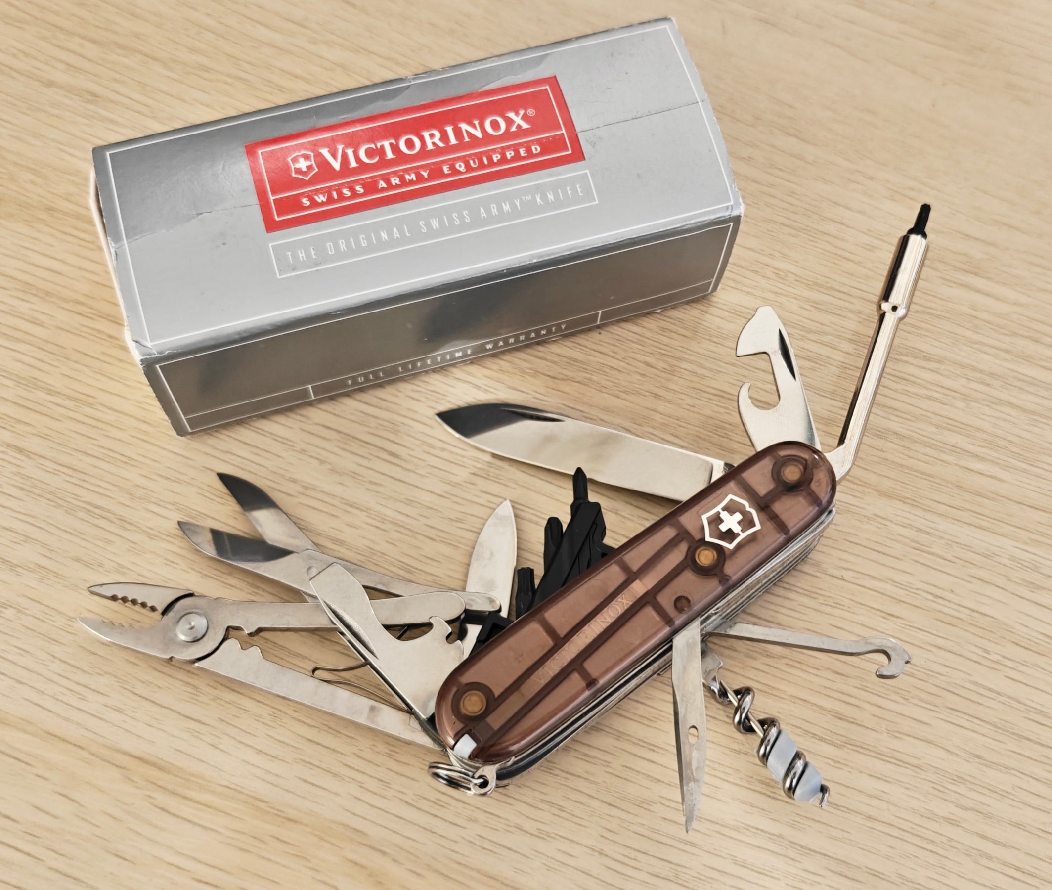 Victorinox Swiss Army Knife Cybertool 34 Onyx NIB
