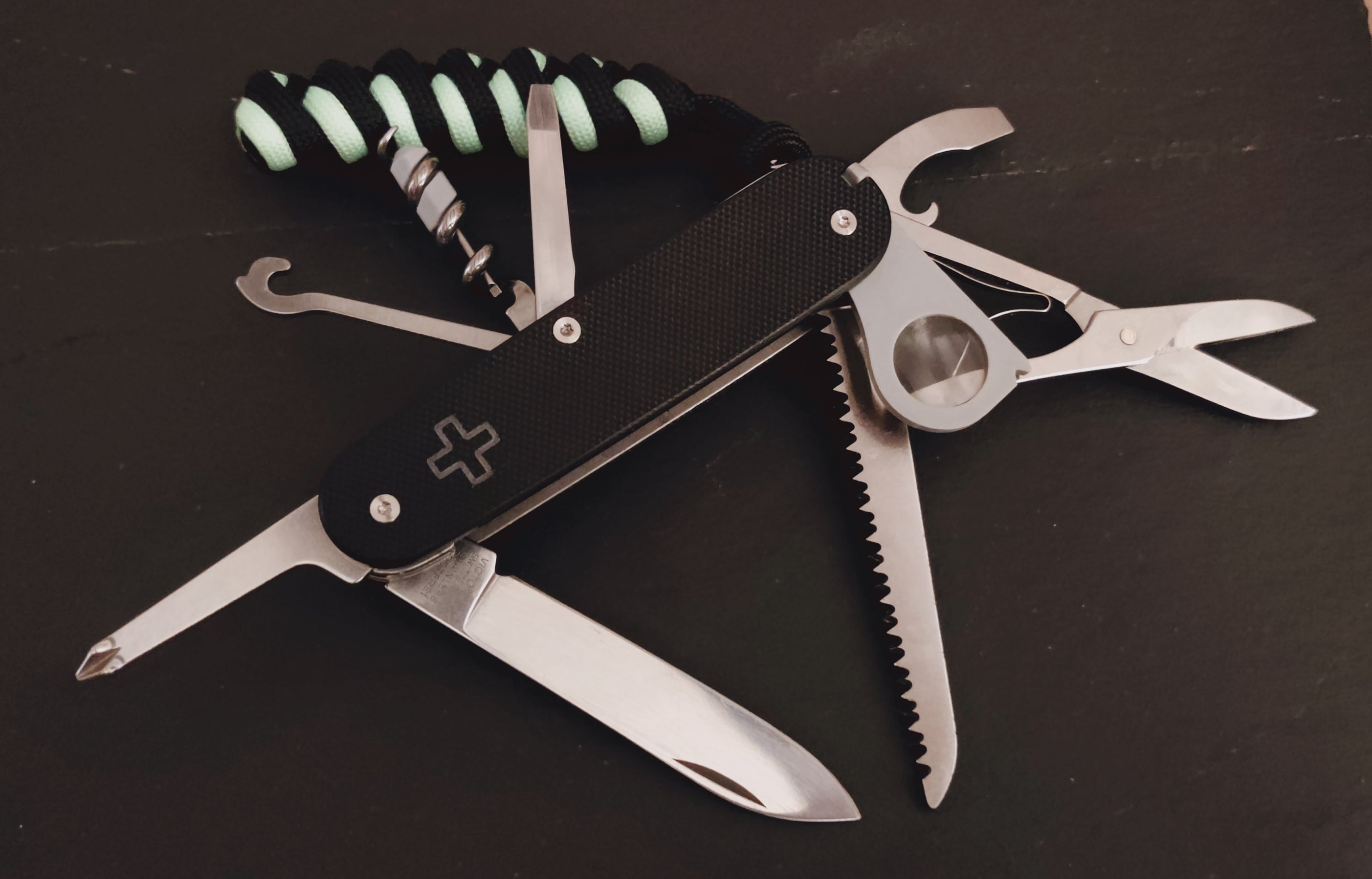 Victorinox Swiss Army Custom Yeoman Woodsaw G10
