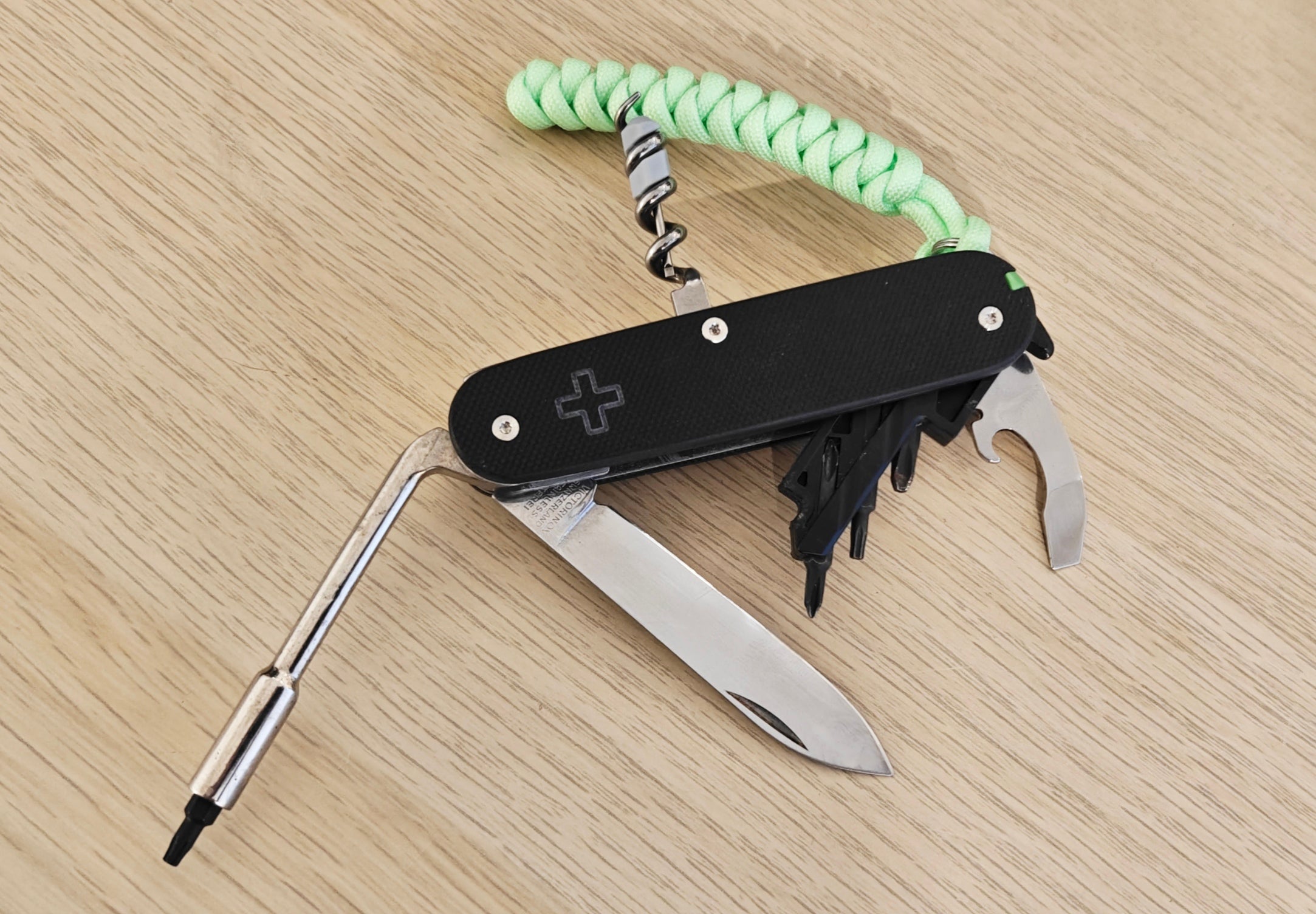 その他 VICTORINOX - VICTORINOX VOYAGER LITE Victorinox Voyager Lite & Traveller Lite – Electronic Swiss Army