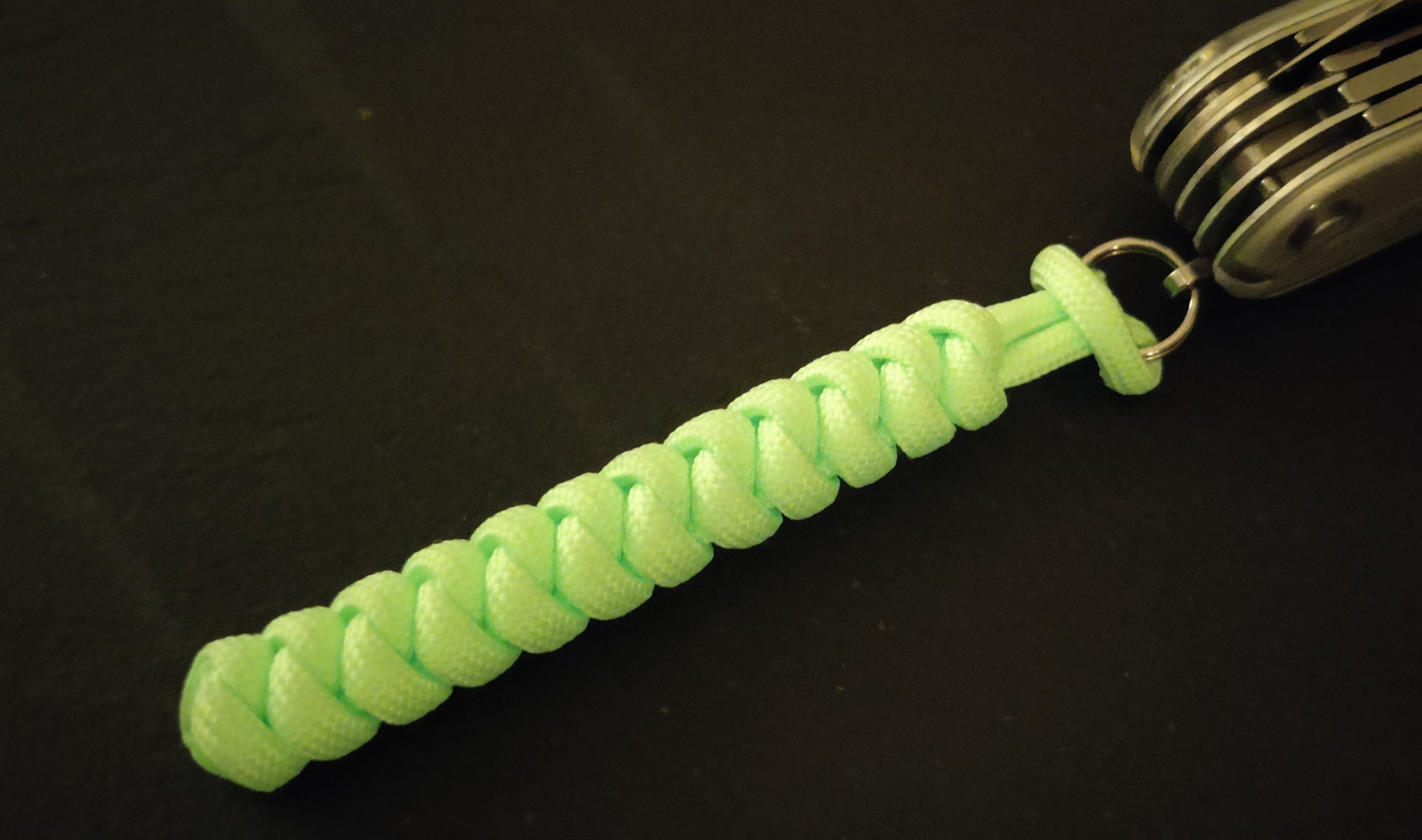 Cordão Paracord Verde Fosforescente para Victorinox SAK