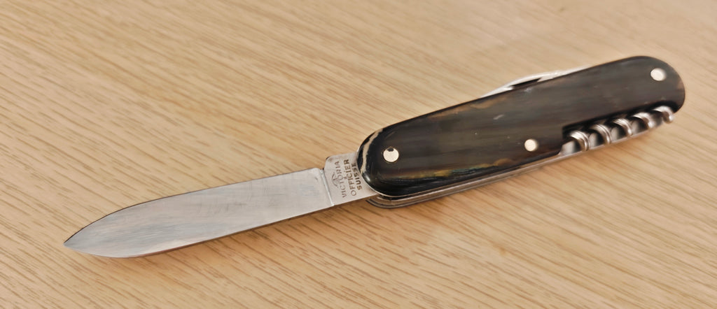 Victorinox Swiss Army Camper 237 Victoria Horn 1957-1961