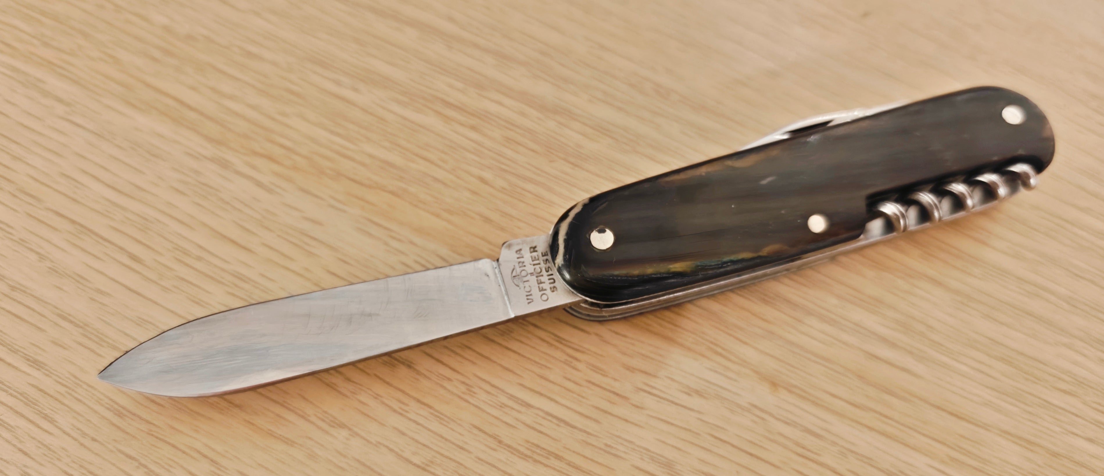 Victorinox Swiss Army Camper 237 Victoria Horn 1957-1961