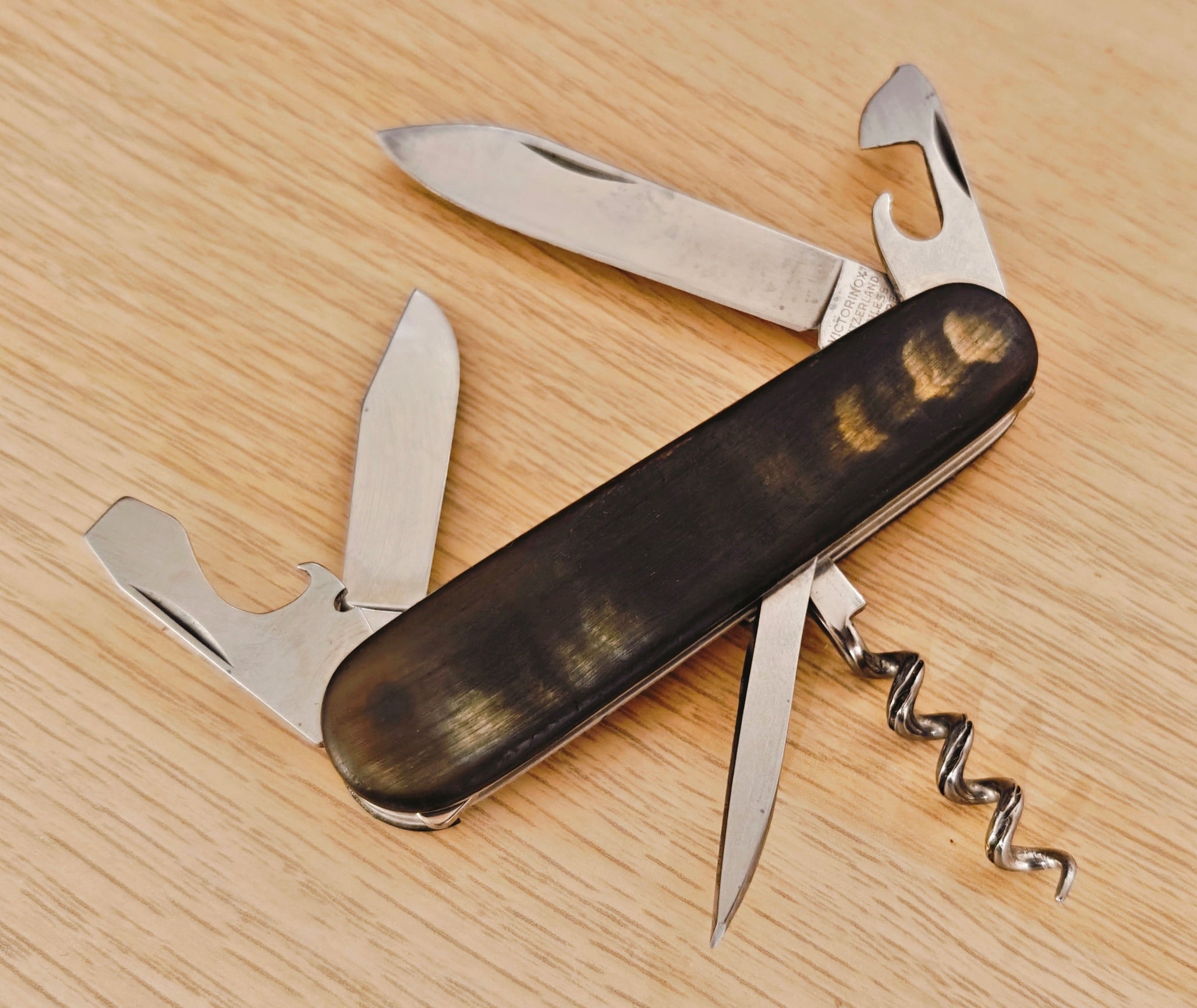 Victorinox Swiss Army Knife Tourist 234k 84mm Horn 1973-1976 – SAKnife