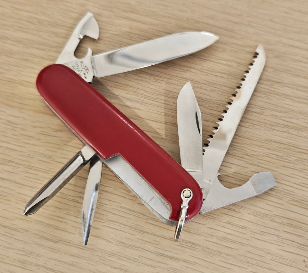 Victorinox Swiss Army Hiker model 137U Victoria 1961-1966 bail