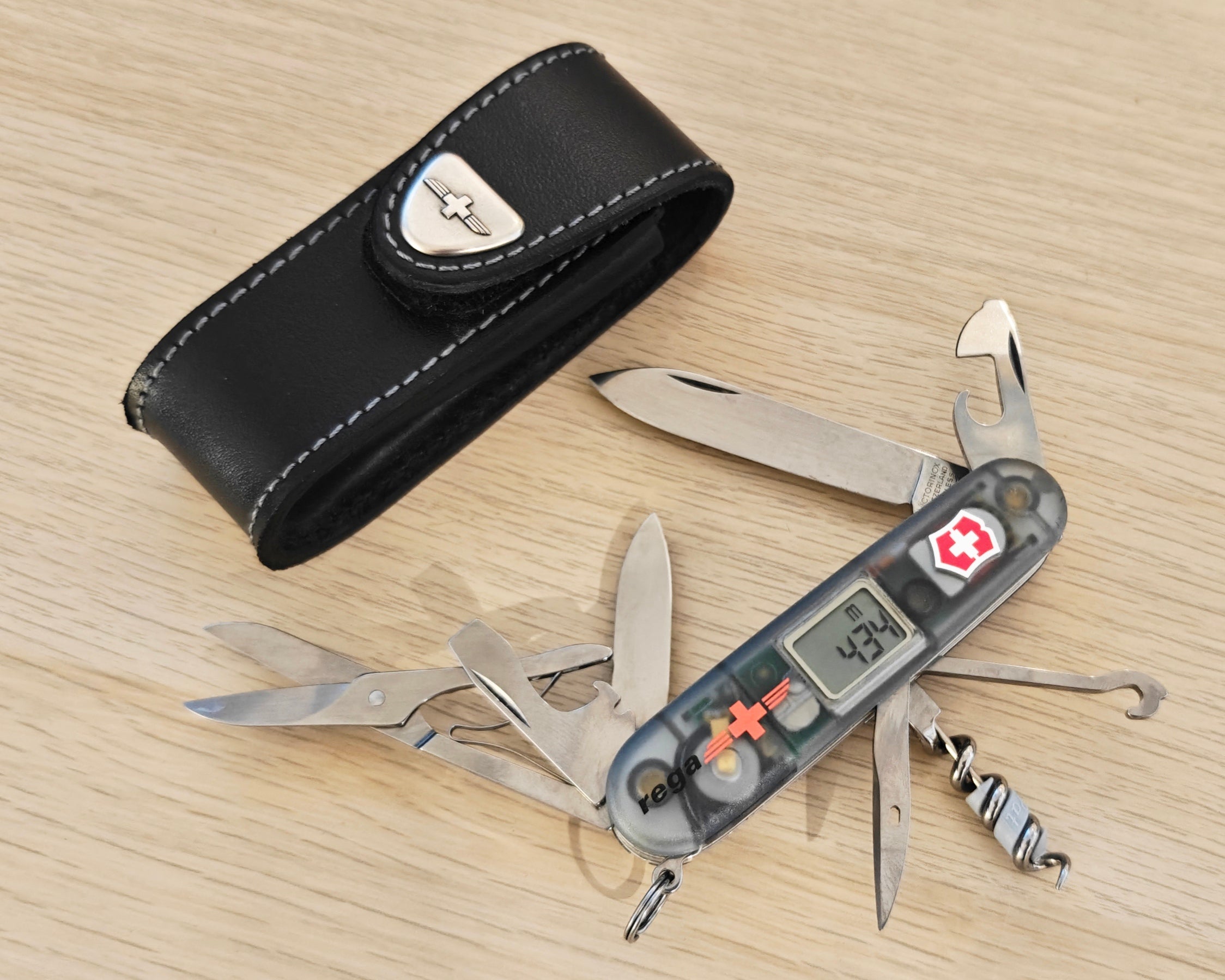 Victorinox Swiss Army Knife Altimeter Rega + Pouch
