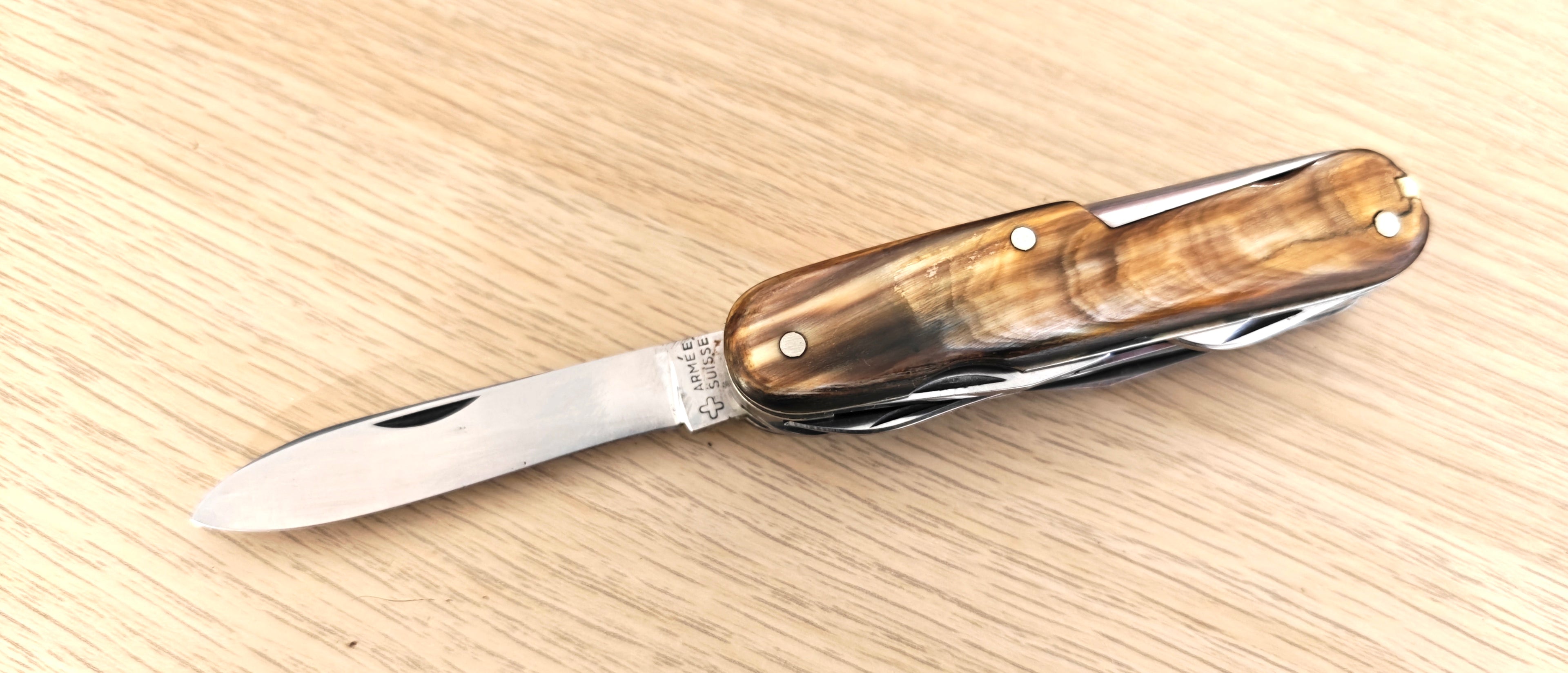 Victorinox Swiss Army Knife Huntsman Woodsman Horn 236a Armée Suisse 1946-1949