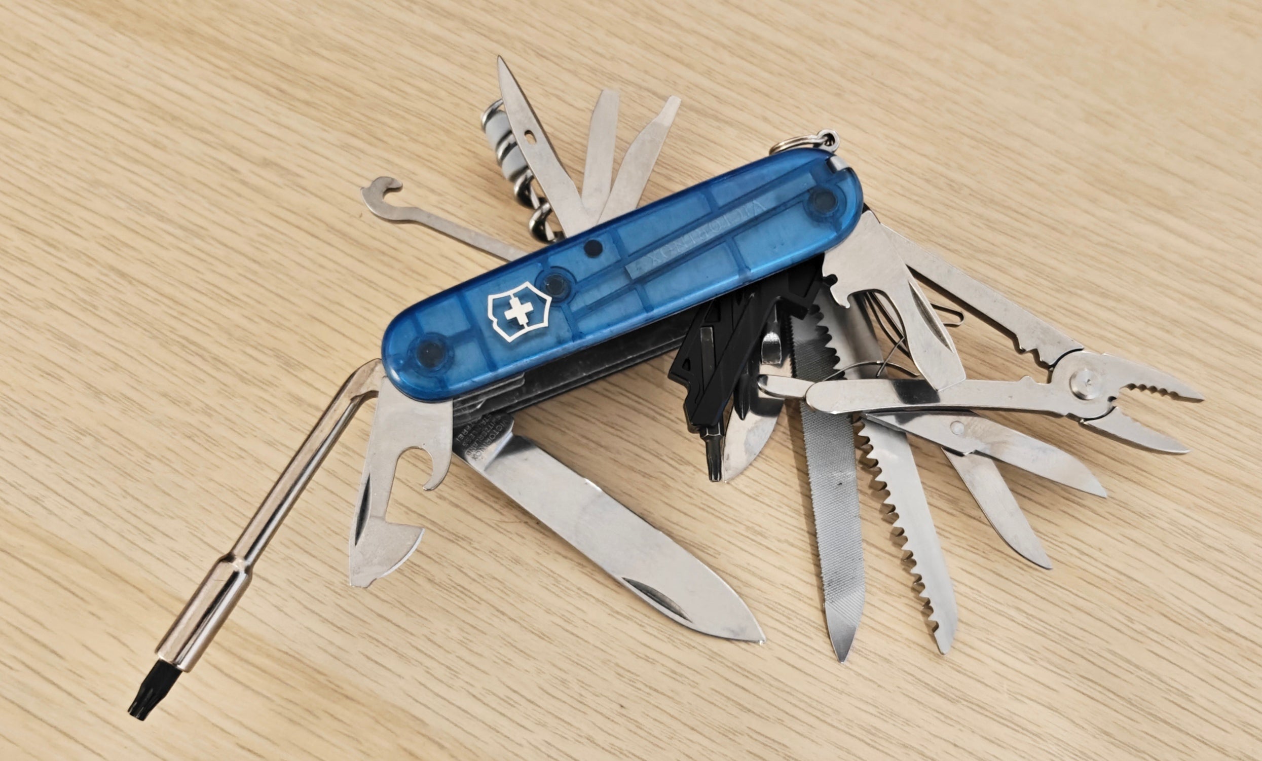 Victorinox Swiss Army Cybertool 41 Sapphire Old Cross + Pouch