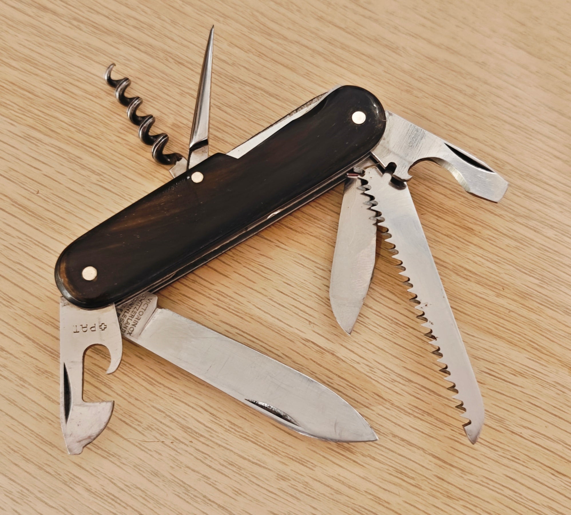 Victorinox Swiss Army Camper 237 Victoria Horn 1957-1961