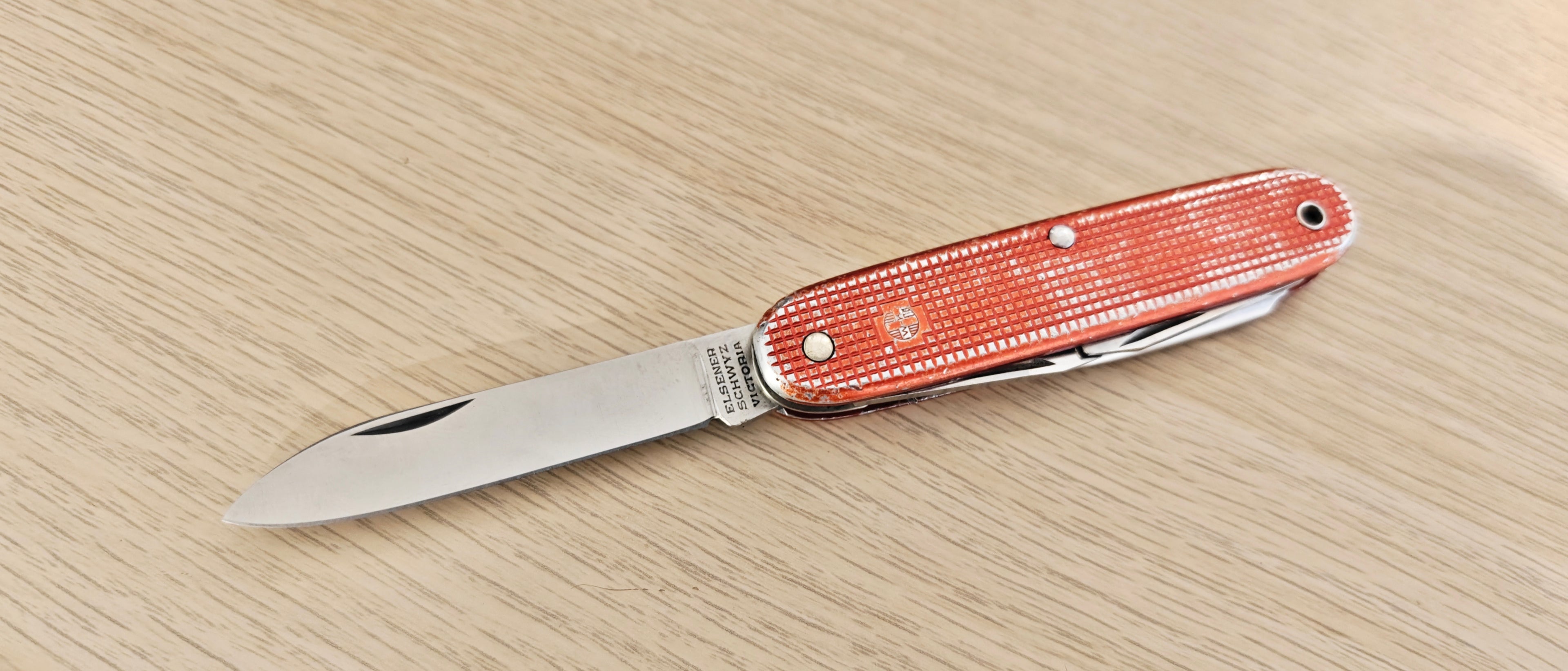 Victorinox Swiss Army Knife Soldier 1965 Elsener Victoria Red