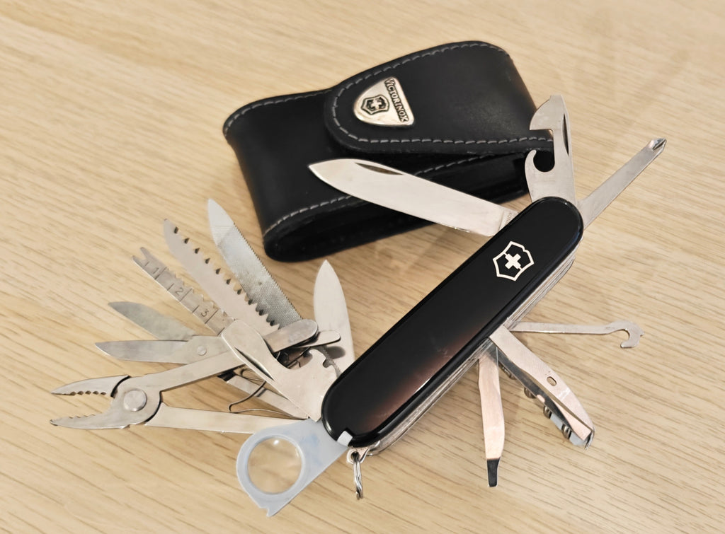 Navaja suiza Victorinox Swiss Army Swisschamp Negra 1991-1996 + Funda