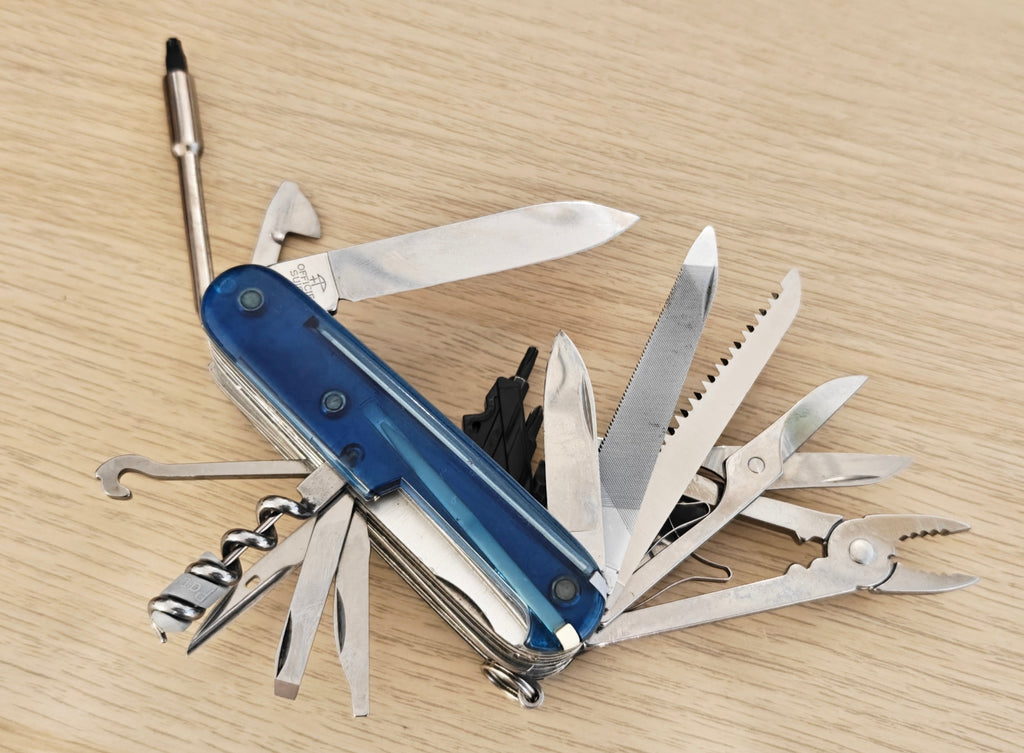 Victorinox Swiss Army Cybertool 41 Sapphire Old Cross + Pouch