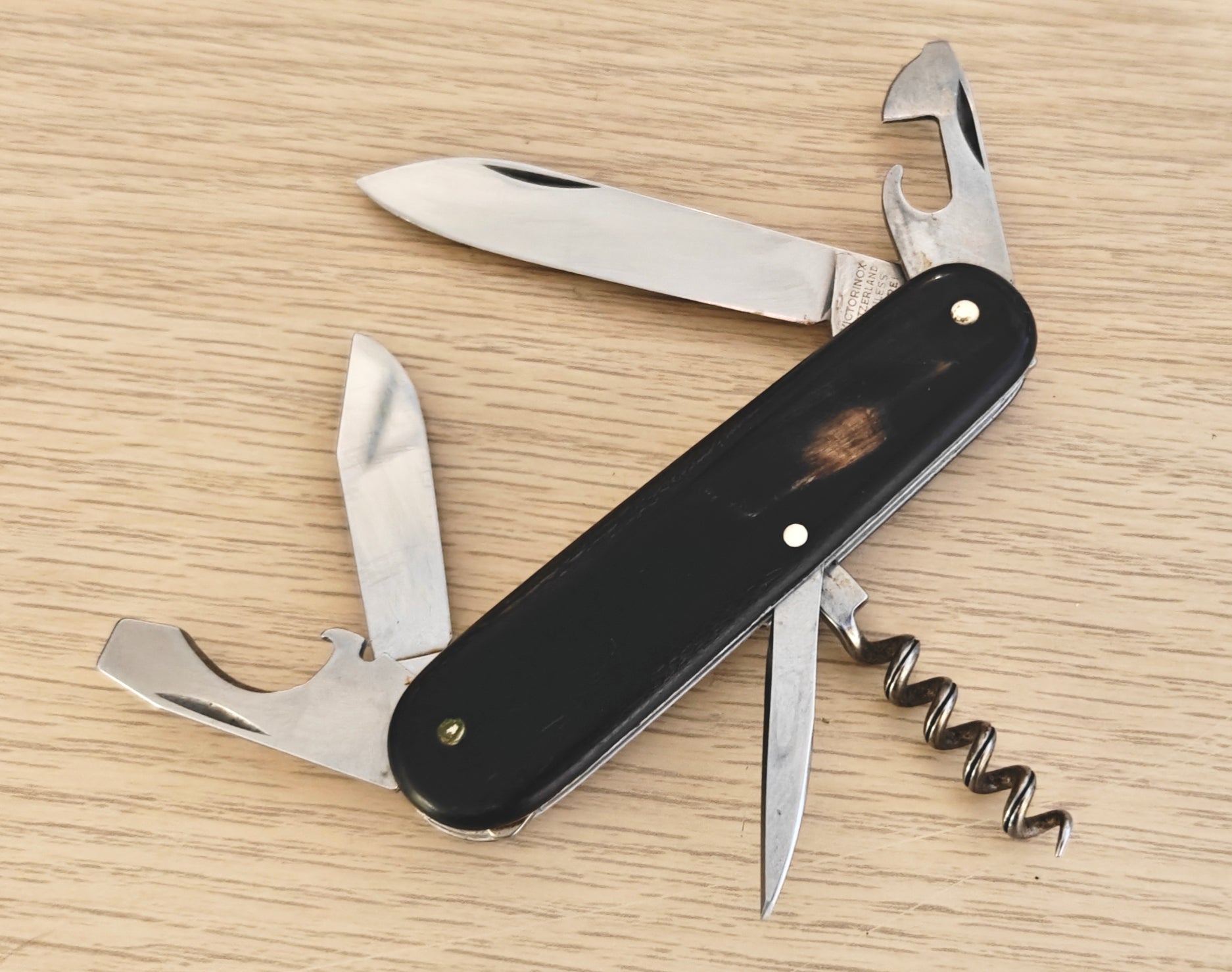 Victorinox Swiss Army Standard Model 234 Victoria Horn scales 1961-1971