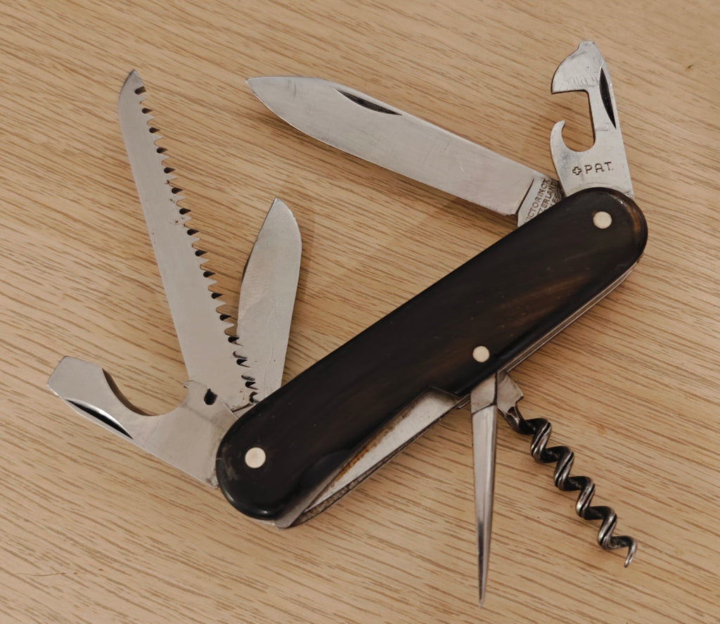 Victorinox Swiss Army Camper 237 Victoria Horn 1957-1961