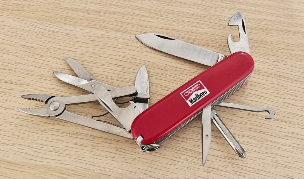 Navaja suiza Victorinox Deluxe Tinker Marlboro Adventure Team