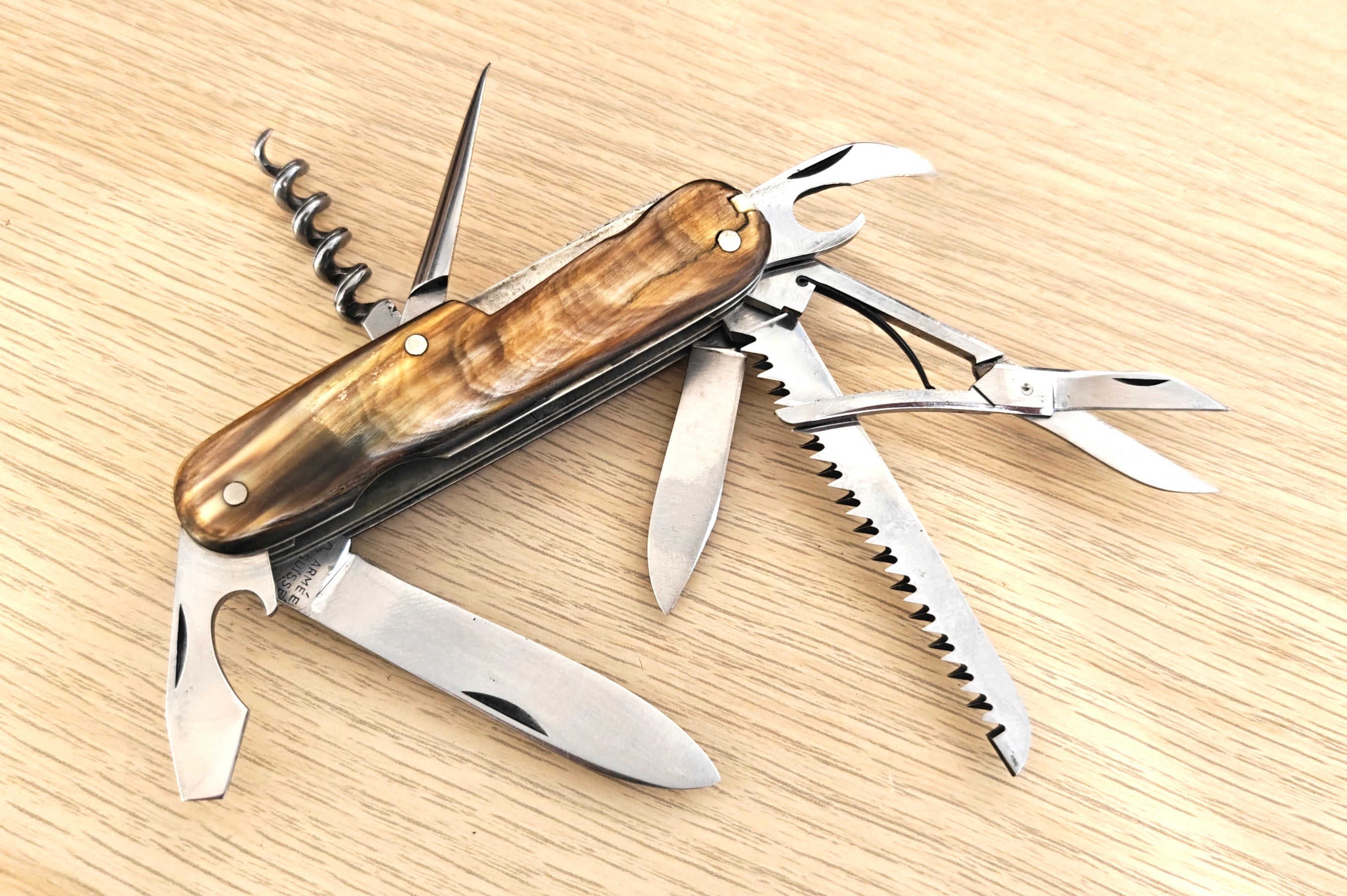 Victorinox Swiss Army Knife Huntsman Woodsman Horn 236a Armée Suisse 1946-1949