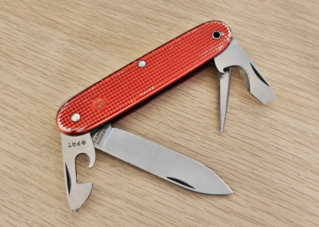 Victorinox Swiss Army Knife Soldier 1962 Elsener Victoria Red