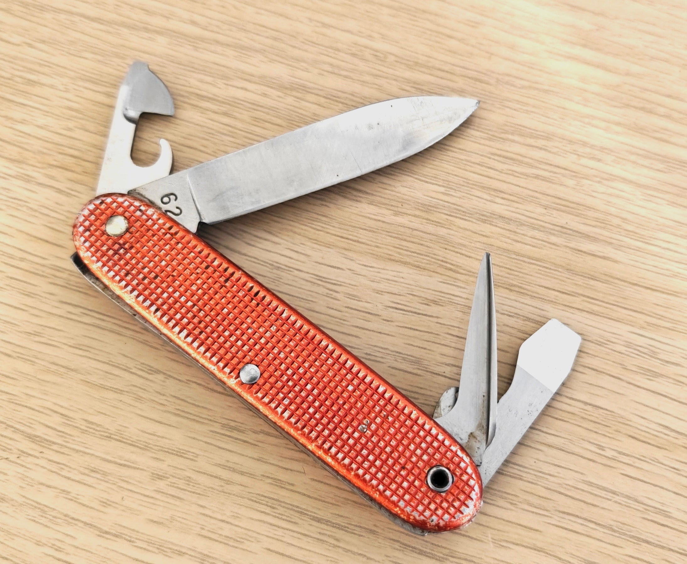Victorinox Swiss Army Knife Soldier 1962 Elsener Victoria Red