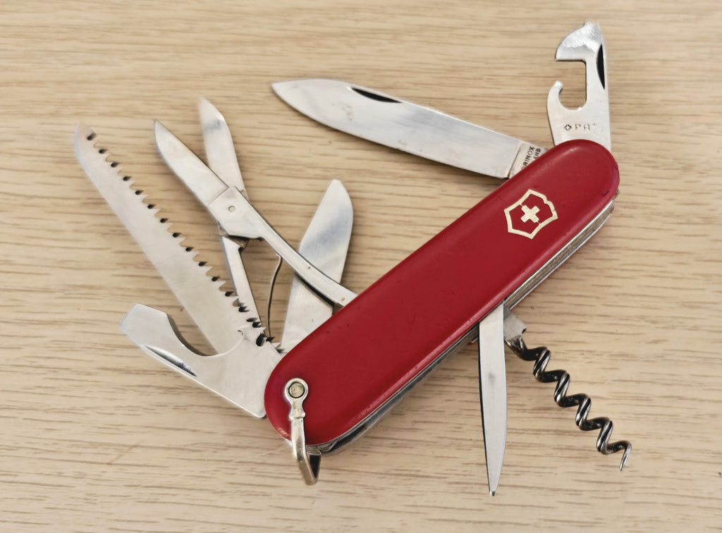 Victorinox Swiss Army Knife Huntsman/Woodsman Victoria 1961-1963 bail