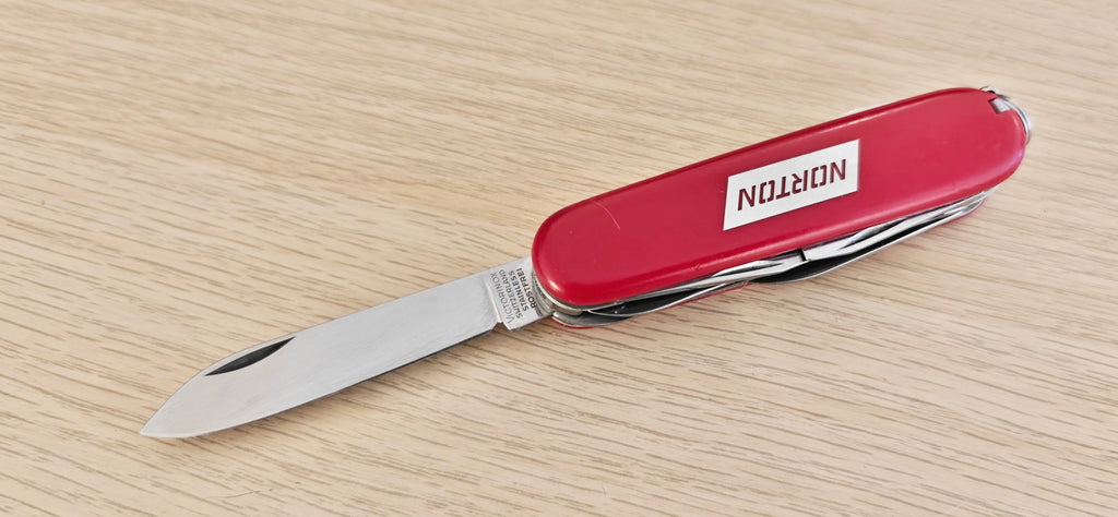 Victorinox Swiss Army Knife Huntsman NORTON metal inlay