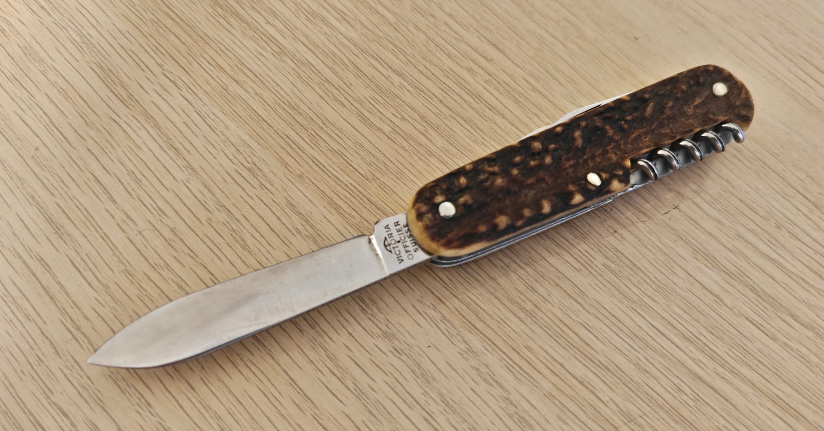 Victorinox Swiss Army Standard 234, manche en corne de cerf, 1957-1961, rare