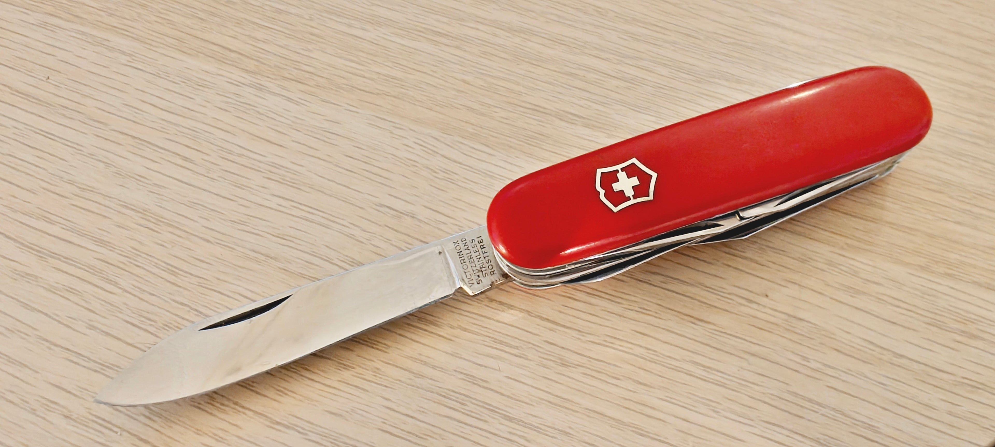 Victorinox Swiss Army Knife Woodsman Huntsman 236U Victoria 1968-1971