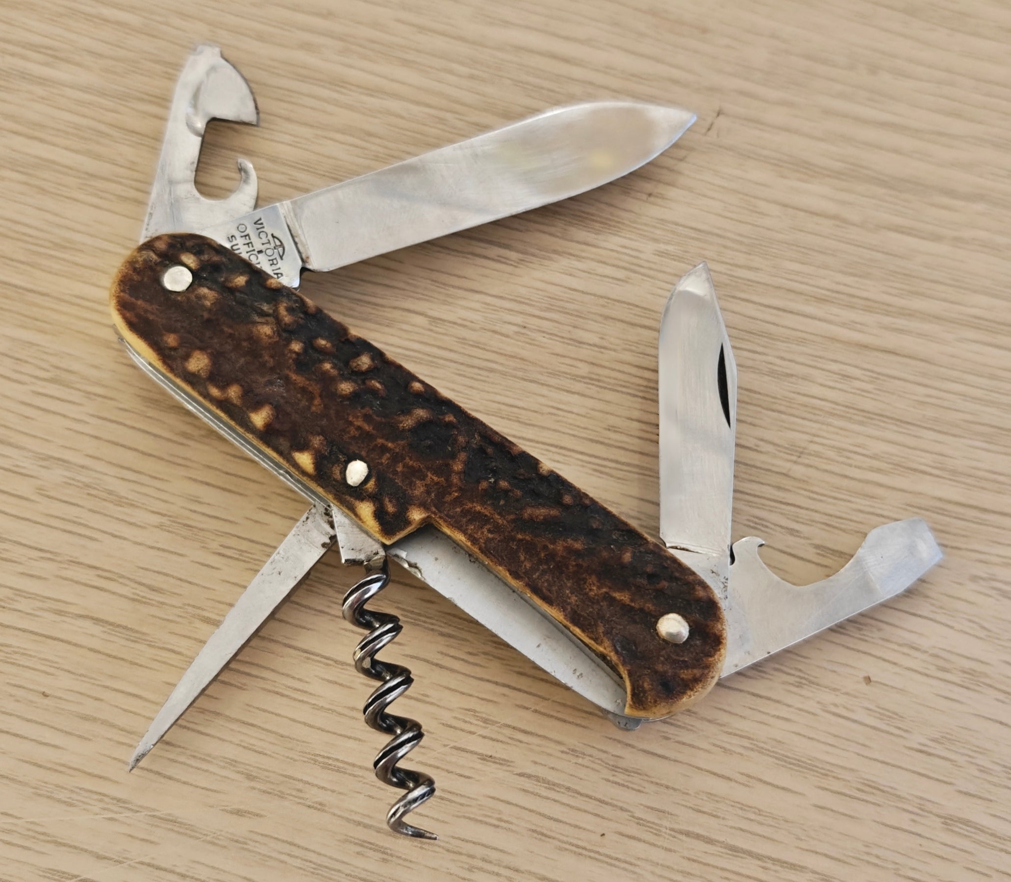 Victorinox Swiss Army Standard 234, manche en corne de cerf, 1957-1961, rare