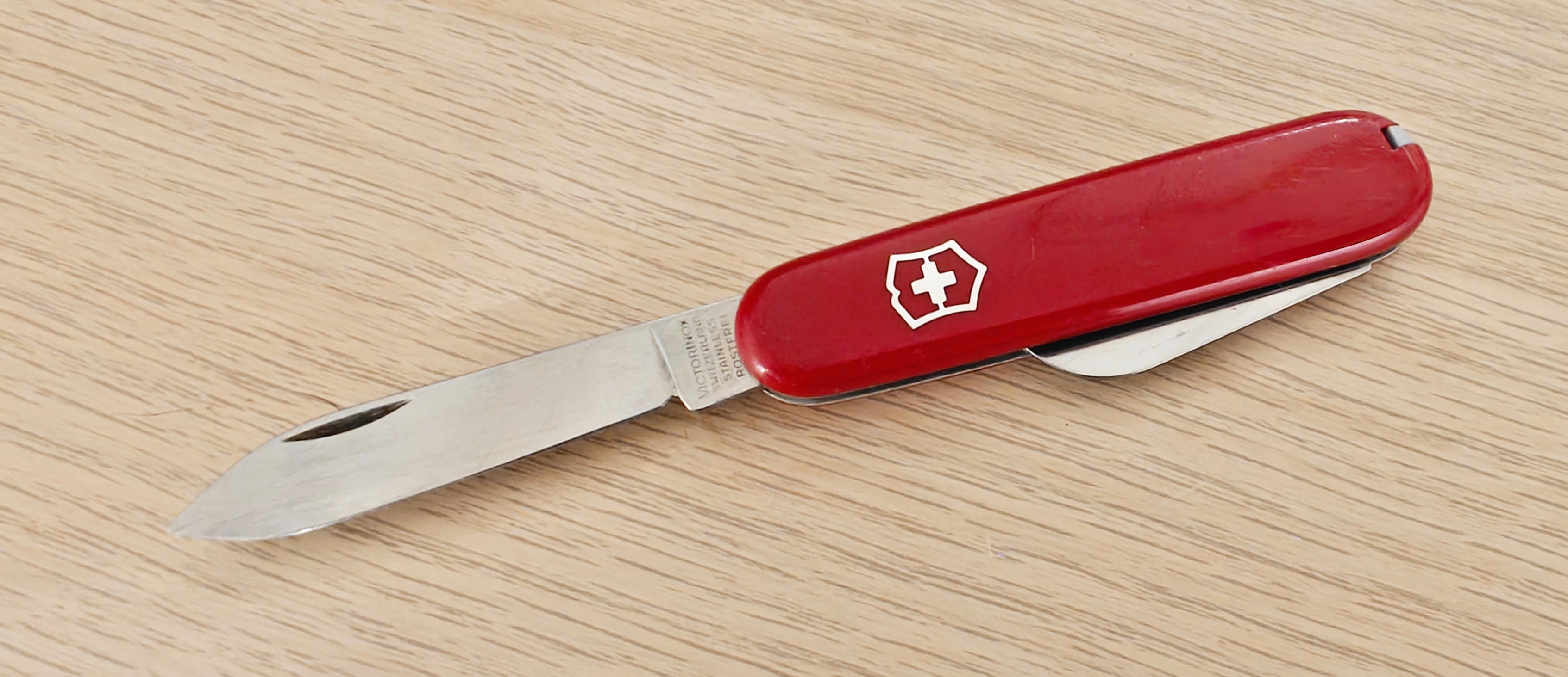 Victorinox Swiss Army Knife Electrician RadioShack 84mm