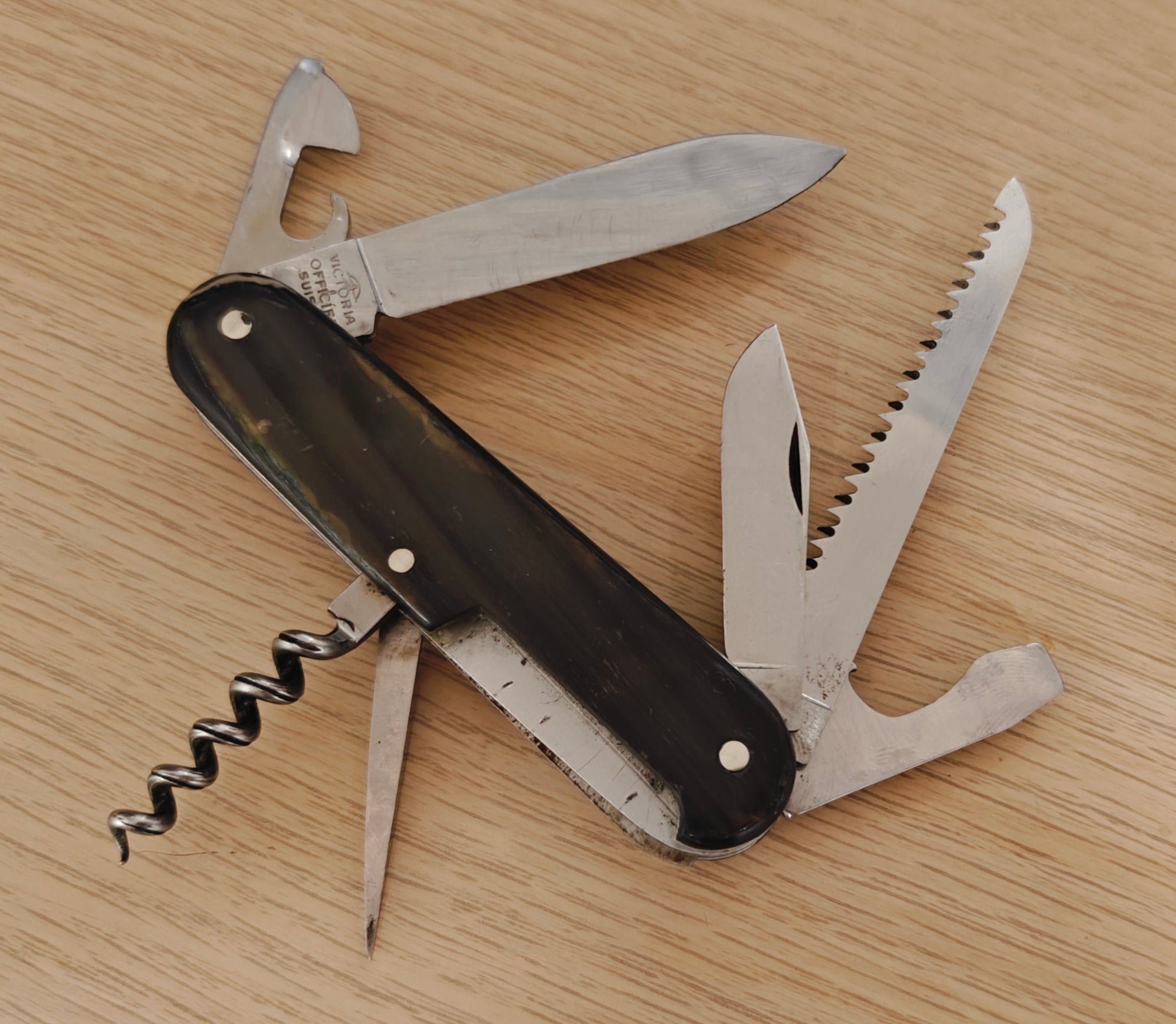 Victorinox Swiss Army Camper 237 Victoria Horn 1957-1961