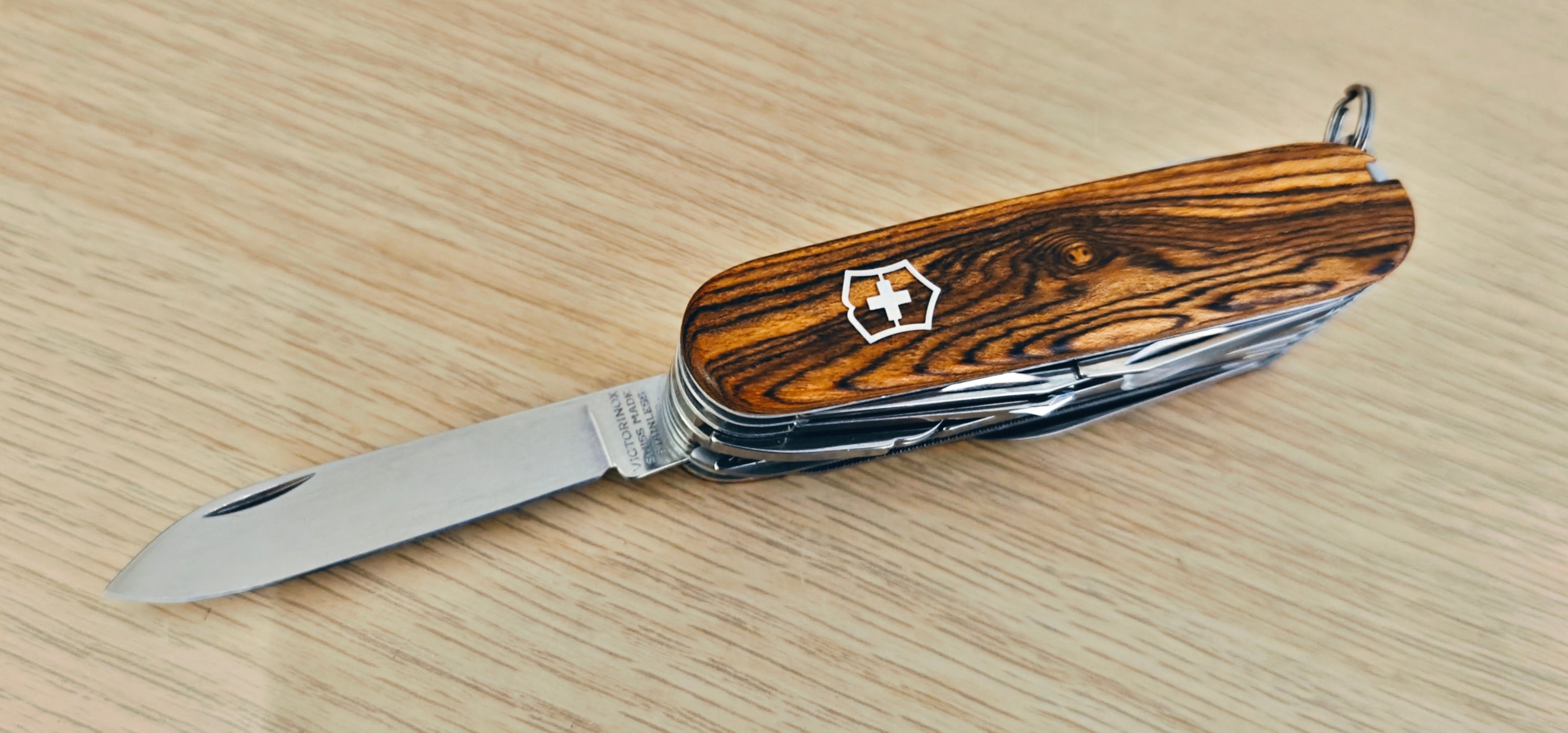 Victorinox Swiss Army Swisschamp Sandal Wood