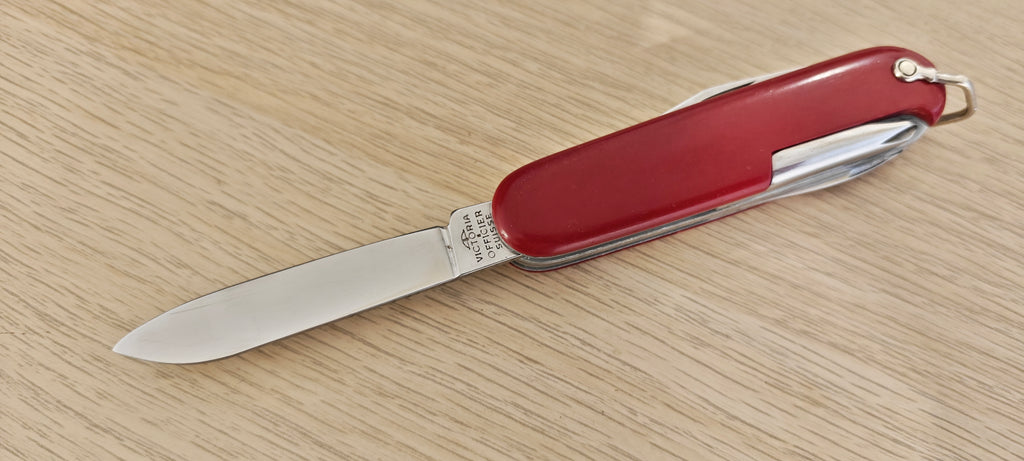 Victorinox Swiss Army Hiker model 137U Victoria 1961-1966 bail