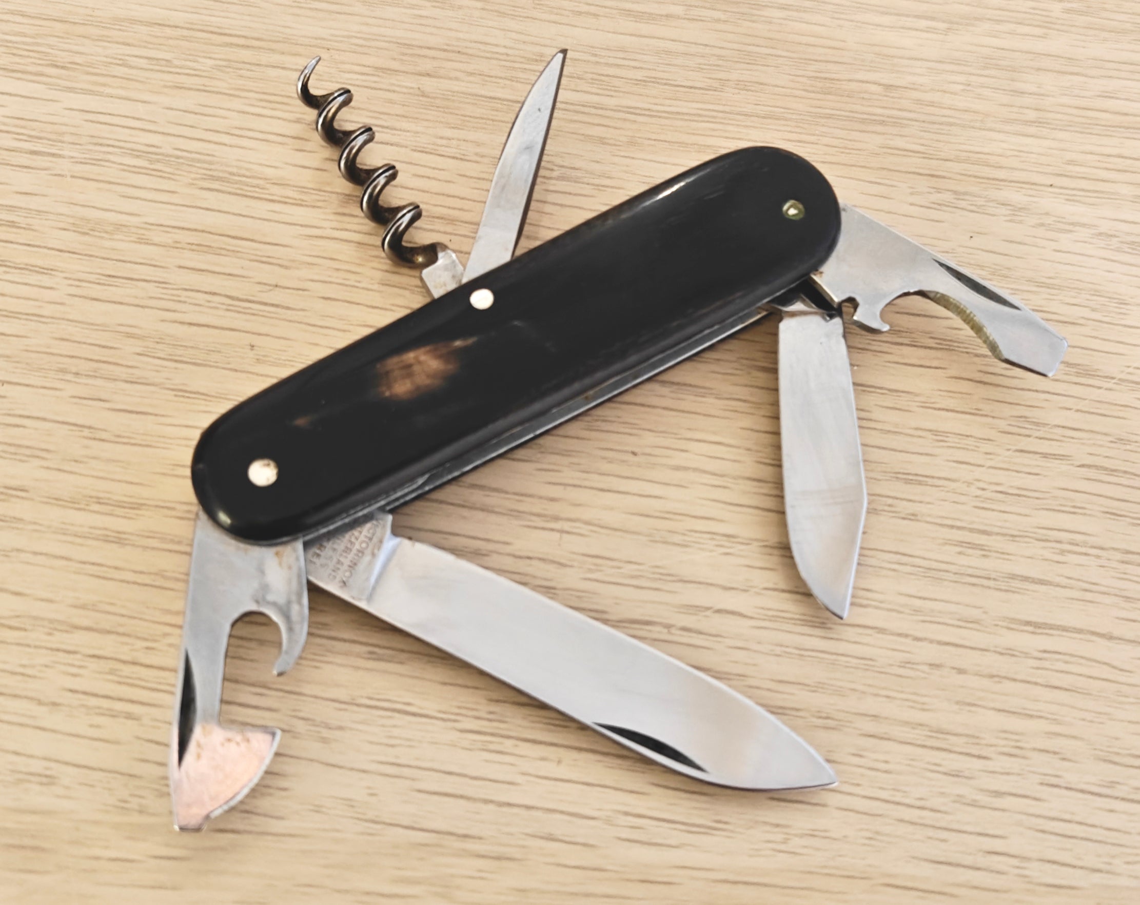 Victorinox Swiss Army Standard Model 234 Victoria Horn scales 1961-1971