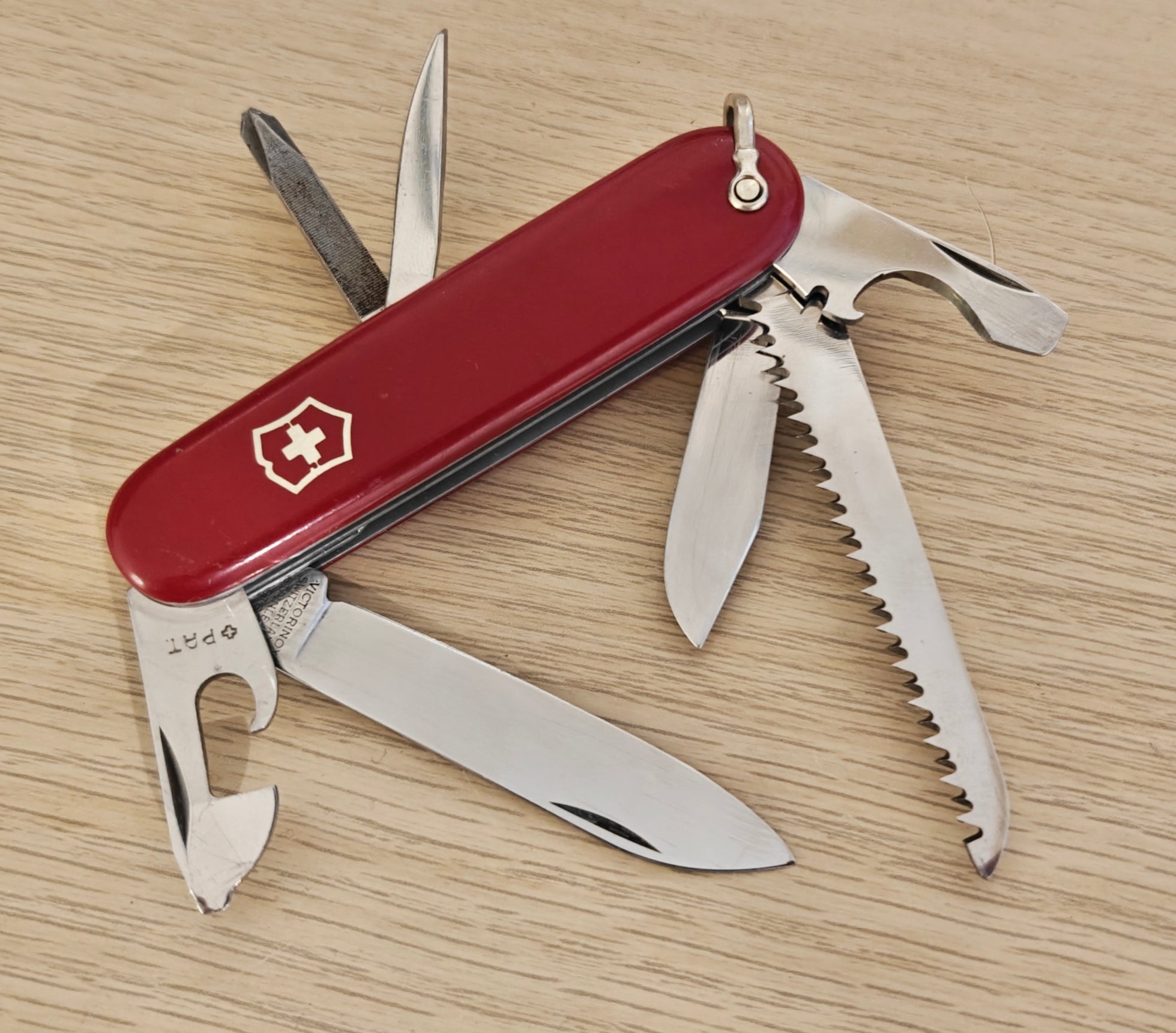 Victorinox Swiss Army Hiker model 137U Victoria 1961-1966 bail