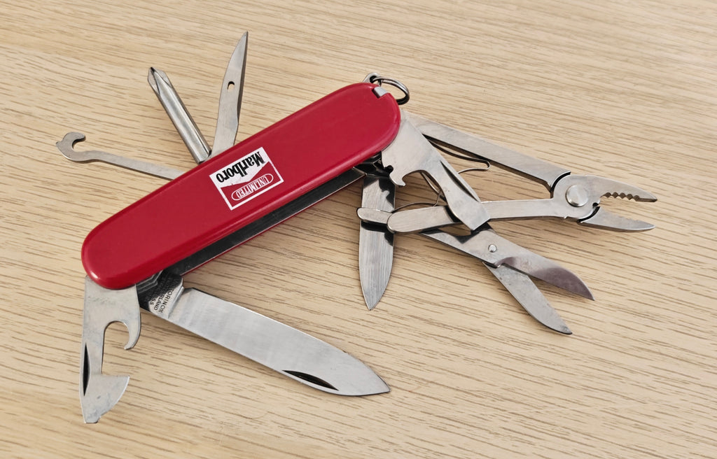 Navaja suiza Victorinox Deluxe Tinker Marlboro Adventure Team