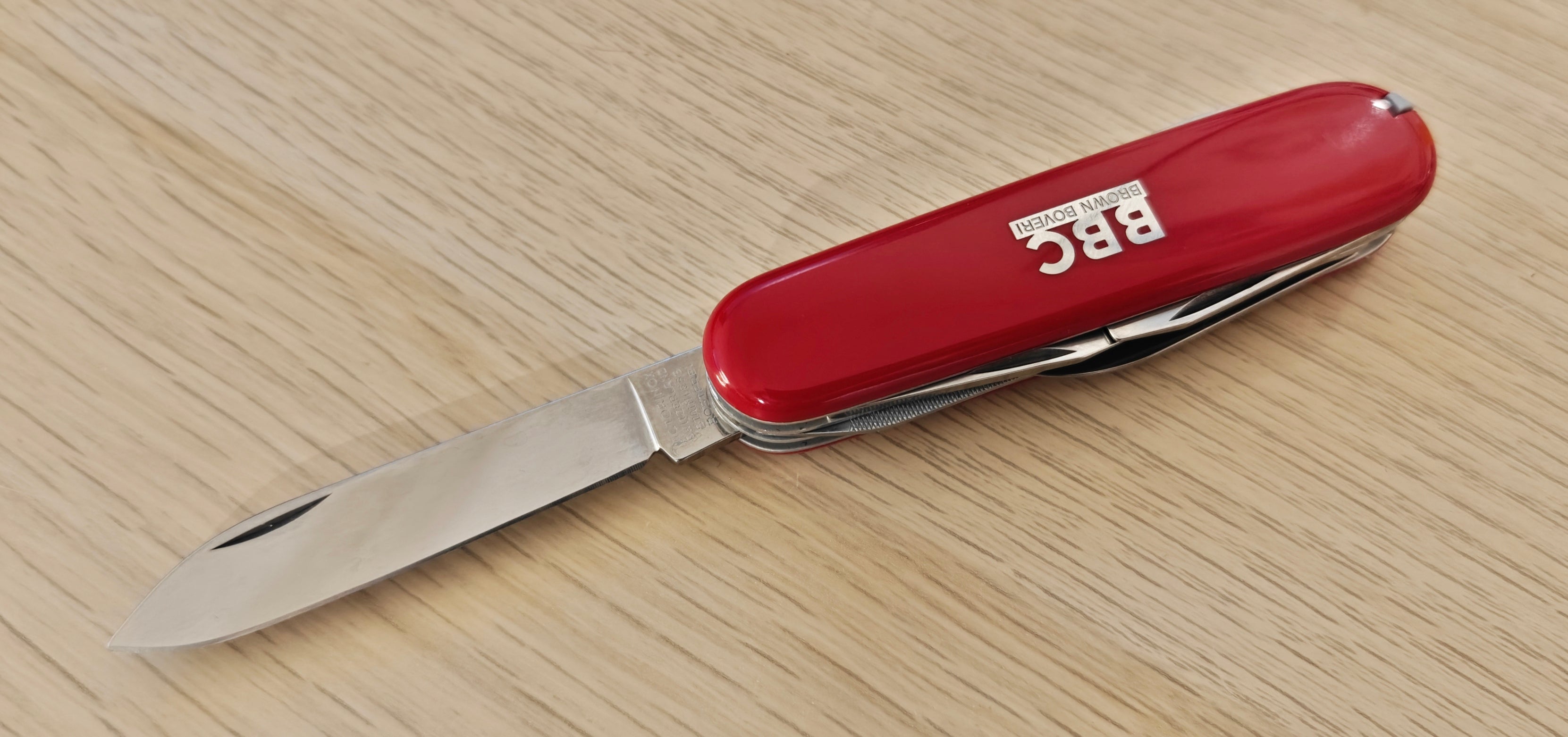 Victorinox Swiss Army Automobile Special 1983-1985 BBC Brown Boveri incrustation métallique